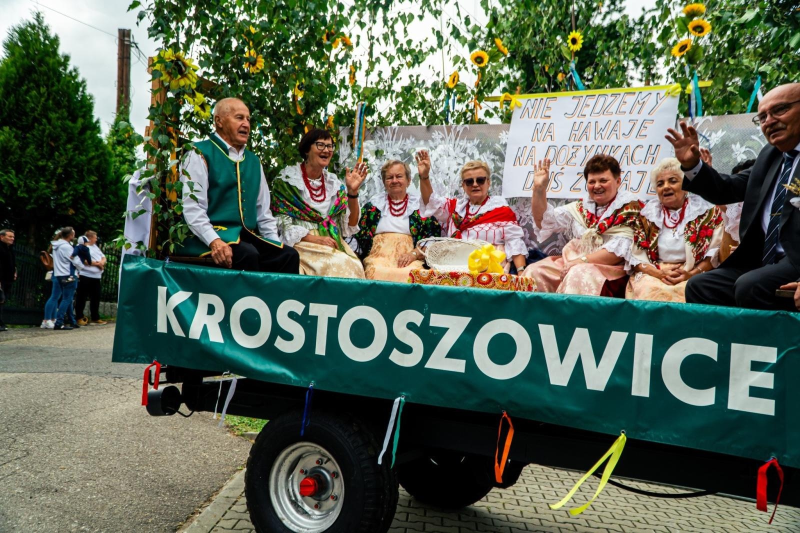 Zdjęcie w galerii na portalu naszwodzislaw.com: Gminne dożynki i zacny jubileusz Skrbeńska za nami [FOTO] wiadomości z regionu