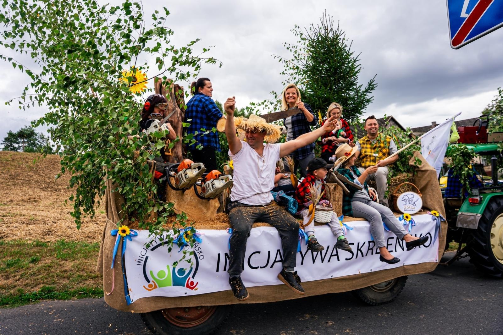 Zdjęcie w galerii na portalu naszwodzislaw.com: Gminne dożynki i zacny jubileusz Skrbeńska za nami [FOTO] wiadomości z regionu