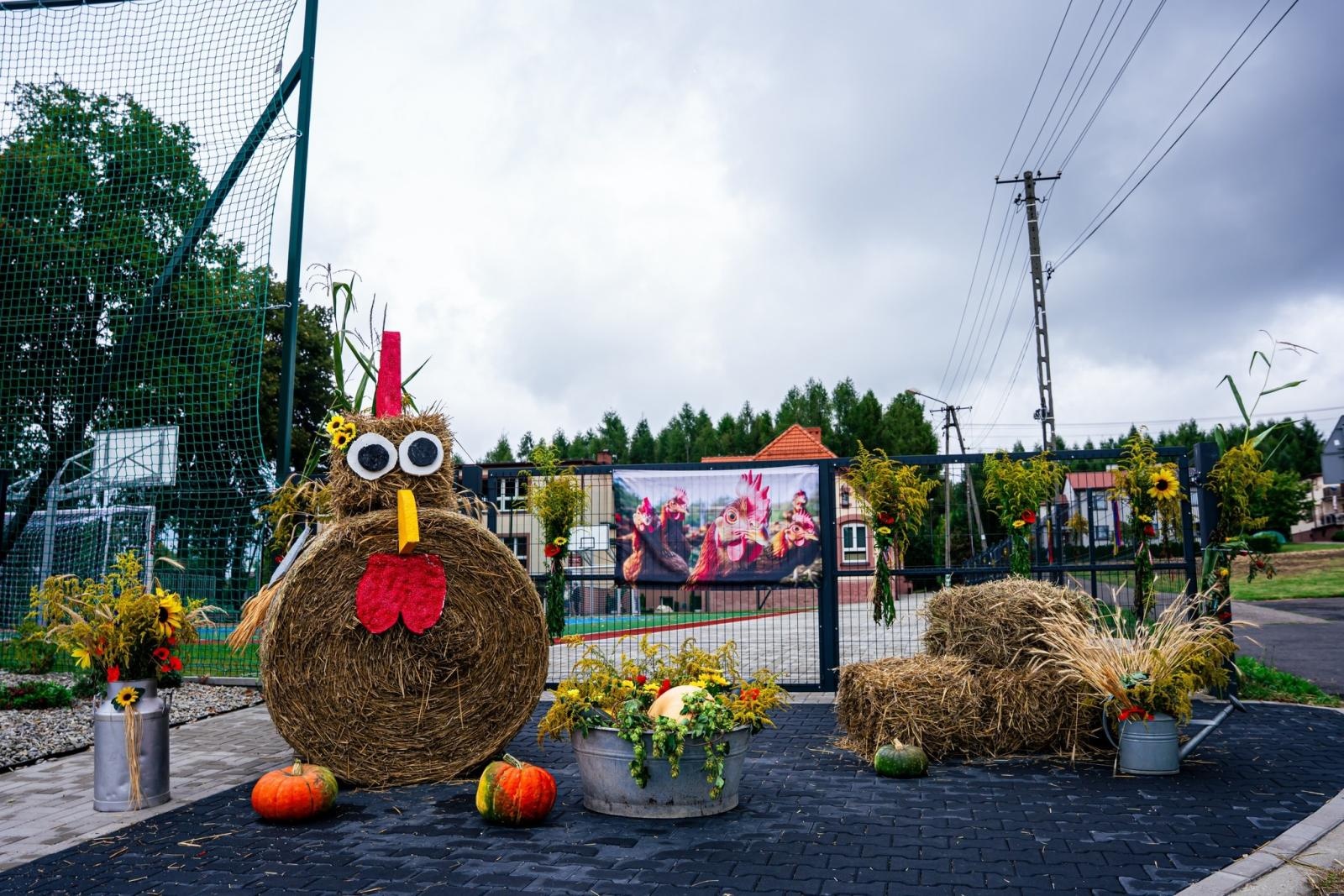 Zdjęcie w galerii na portalu naszwodzislaw.com: Gminne dożynki i zacny jubileusz Skrbeńska za nami [FOTO] wiadomości z regionu
