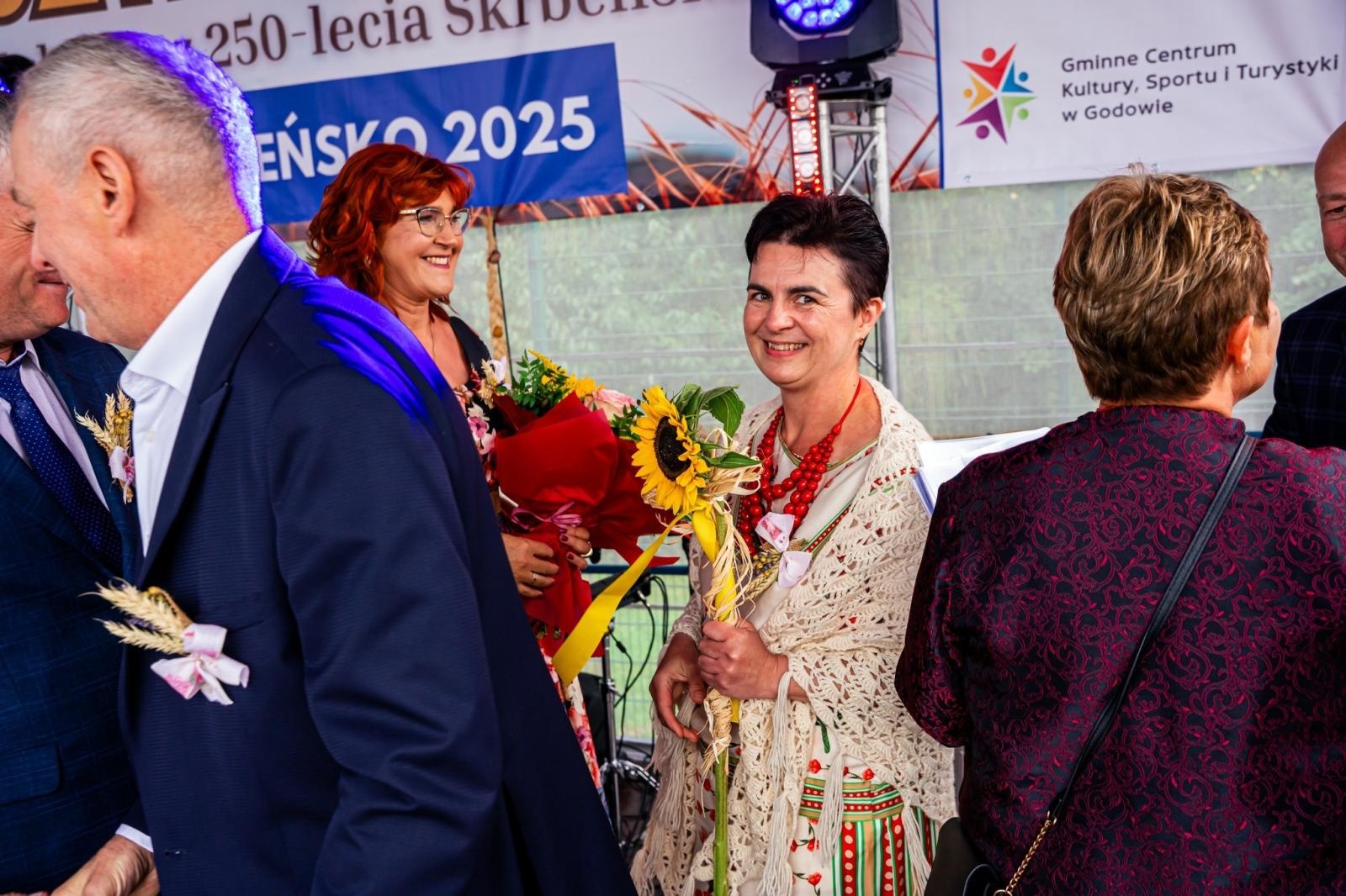 Zdjęcie w galerii na portalu naszwodzislaw.com: Gminne dożynki i zacny jubileusz Skrbeńska za nami [FOTO] wiadomości z regionu