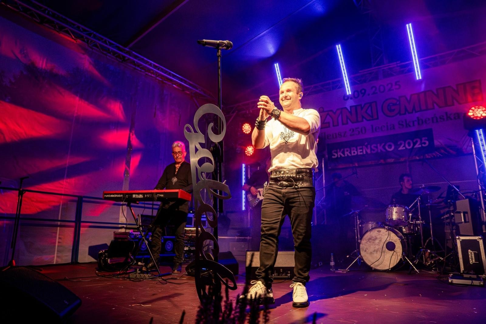 Zdjęcie w galerii na portalu naszwodzislaw.com: Gminne dożynki i zacny jubileusz Skrbeńska za nami [FOTO] wiadomości z regionu