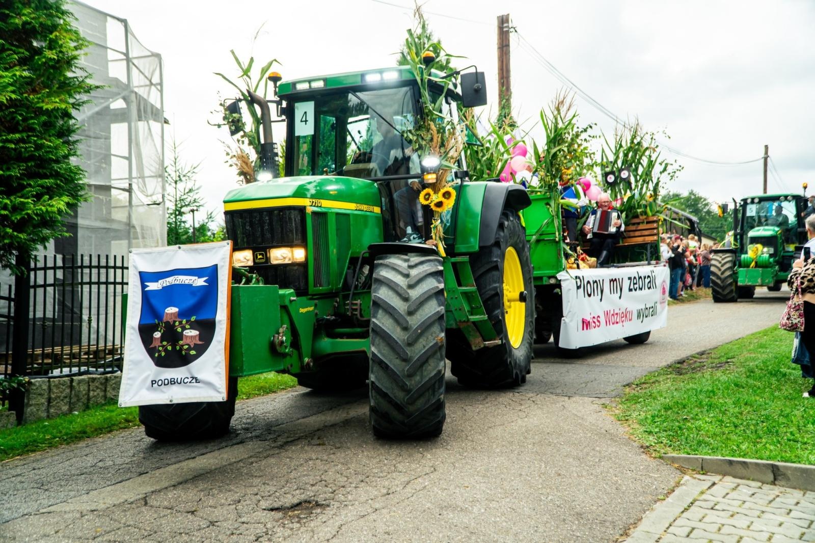 Zdjęcie w galerii na portalu naszwodzislaw.com: Gminne dożynki i zacny jubileusz Skrbeńska za nami [FOTO] wiadomości z regionu