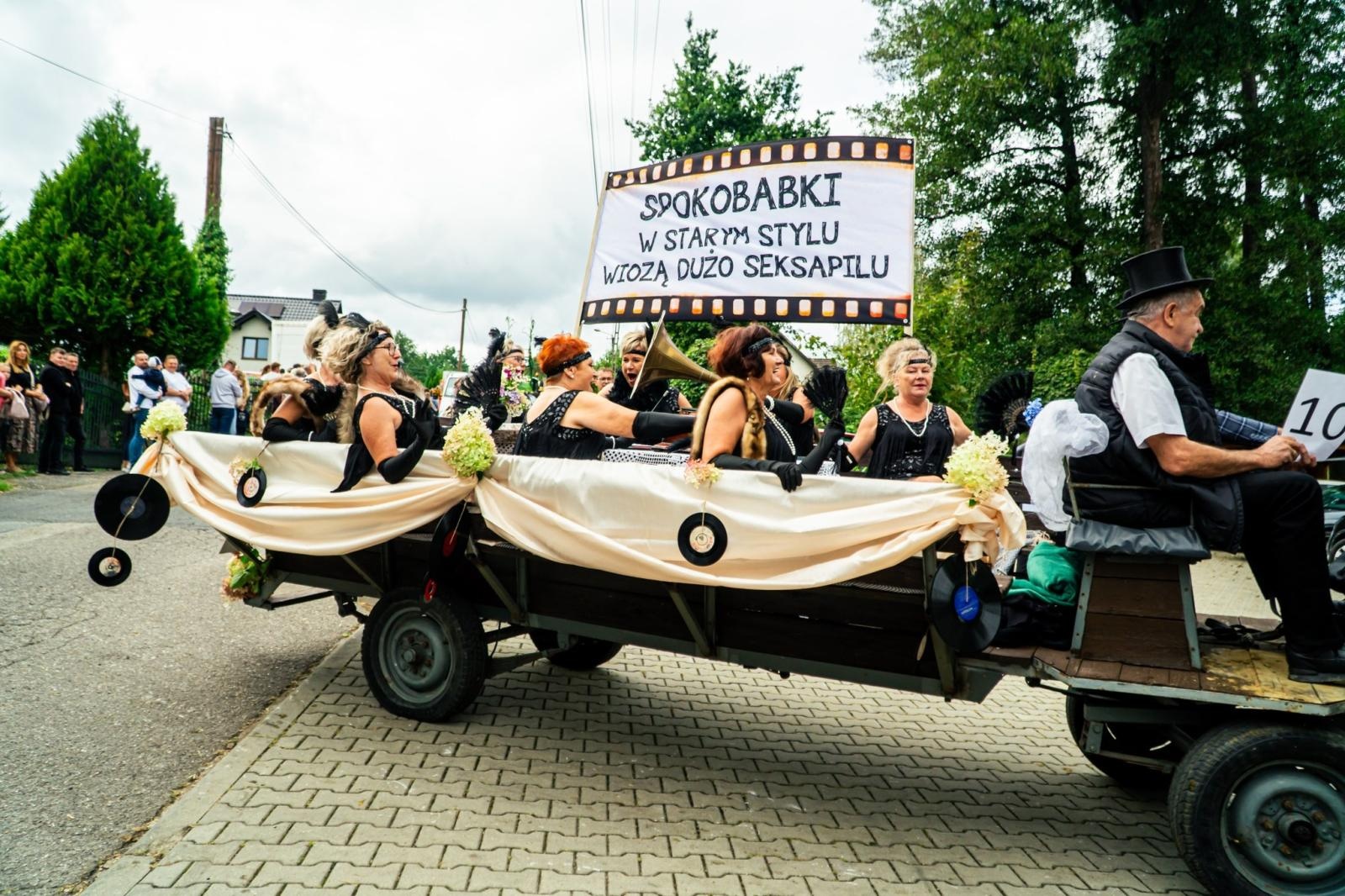 Zdjęcie w galerii na portalu naszwodzislaw.com: Gminne dożynki i zacny jubileusz Skrbeńska za nami [FOTO] wiadomości z regionu