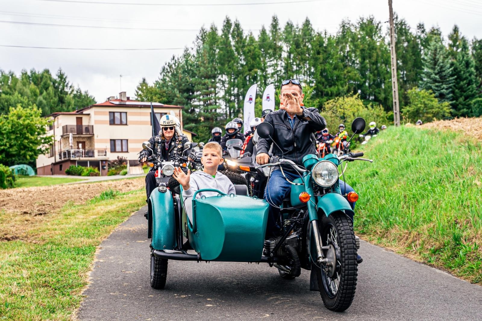 Zdjęcie w galerii na portalu naszwodzislaw.com: Gminne dożynki i zacny jubileusz Skrbeńska za nami [FOTO] wiadomości z regionu