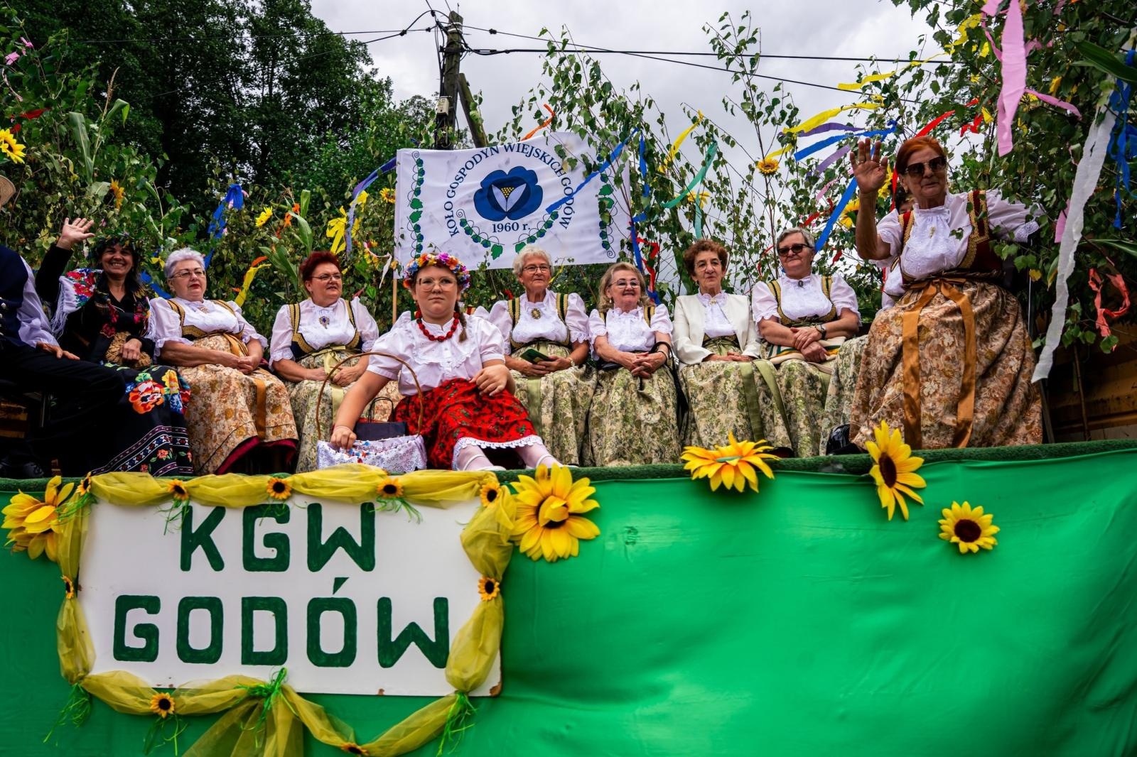 Zdjęcie w galerii na portalu naszwodzislaw.com: Gminne dożynki i zacny jubileusz Skrbeńska za nami [FOTO] wiadomości z regionu