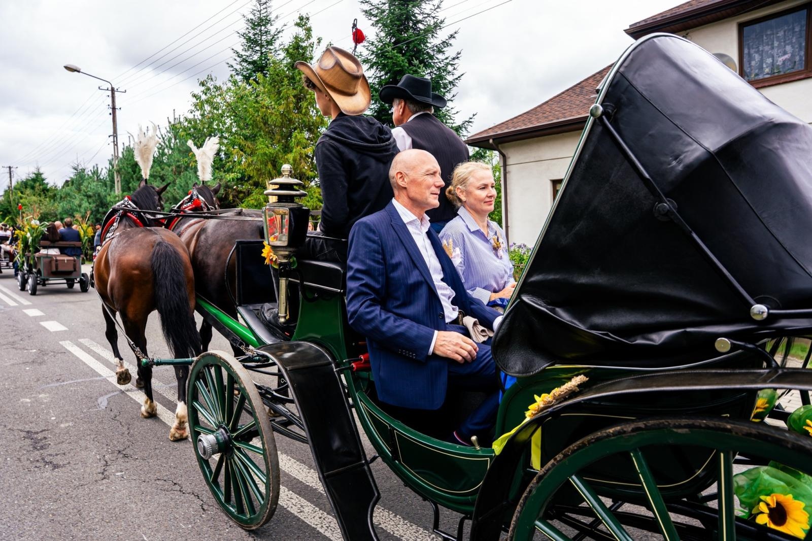 Zdjęcie w galerii na portalu naszwodzislaw.com: Gminne dożynki i zacny jubileusz Skrbeńska za nami [FOTO] wiadomości z regionu