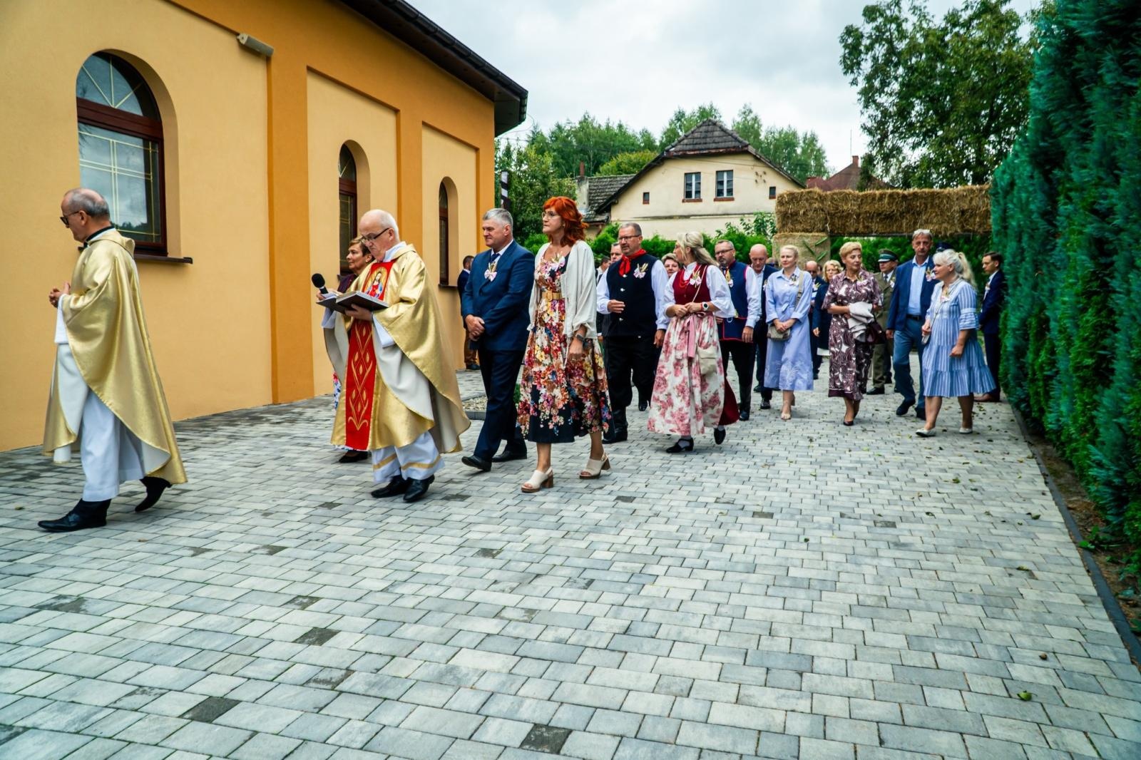 Zdjęcie w galerii na portalu naszwodzislaw.com: Gminne dożynki i zacny jubileusz Skrbeńska za nami [FOTO] wiadomości z regionu