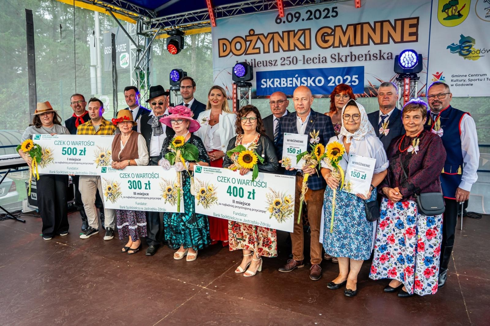 Zdjęcie w galerii na portalu naszwodzislaw.com: Gminne dożynki i zacny jubileusz Skrbeńska za nami [FOTO] wiadomości z regionu