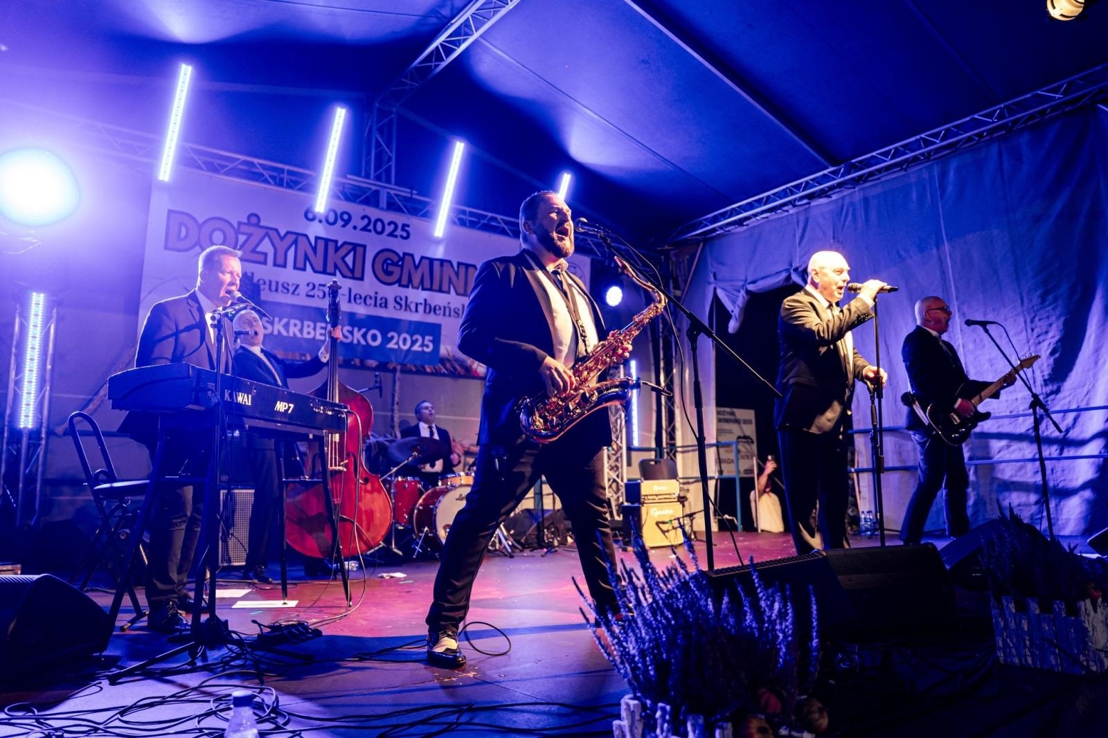 Zdjęcie w galerii na portalu naszwodzislaw.com: Gminne dożynki i zacny jubileusz Skrbeńska za nami [FOTO] wiadomości z regionu