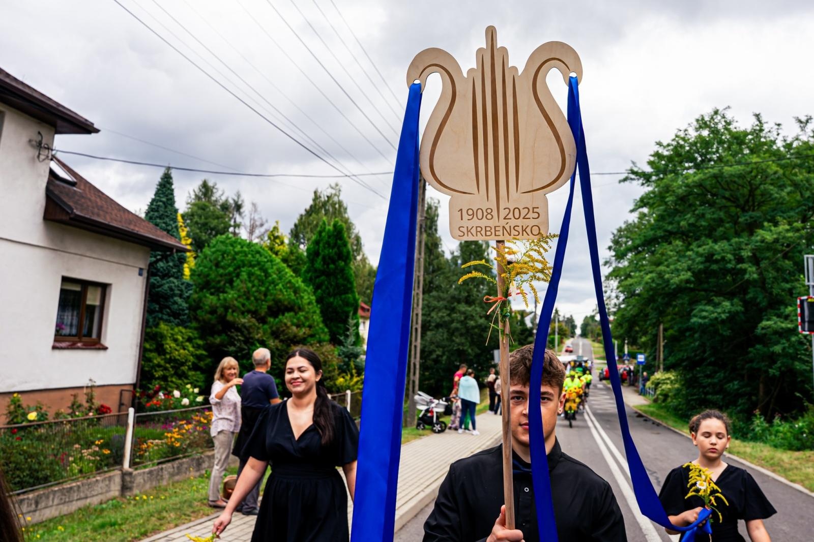 Zdjęcie w galerii na portalu naszwodzislaw.com: Gminne dożynki i zacny jubileusz Skrbeńska za nami [FOTO] wiadomości z regionu