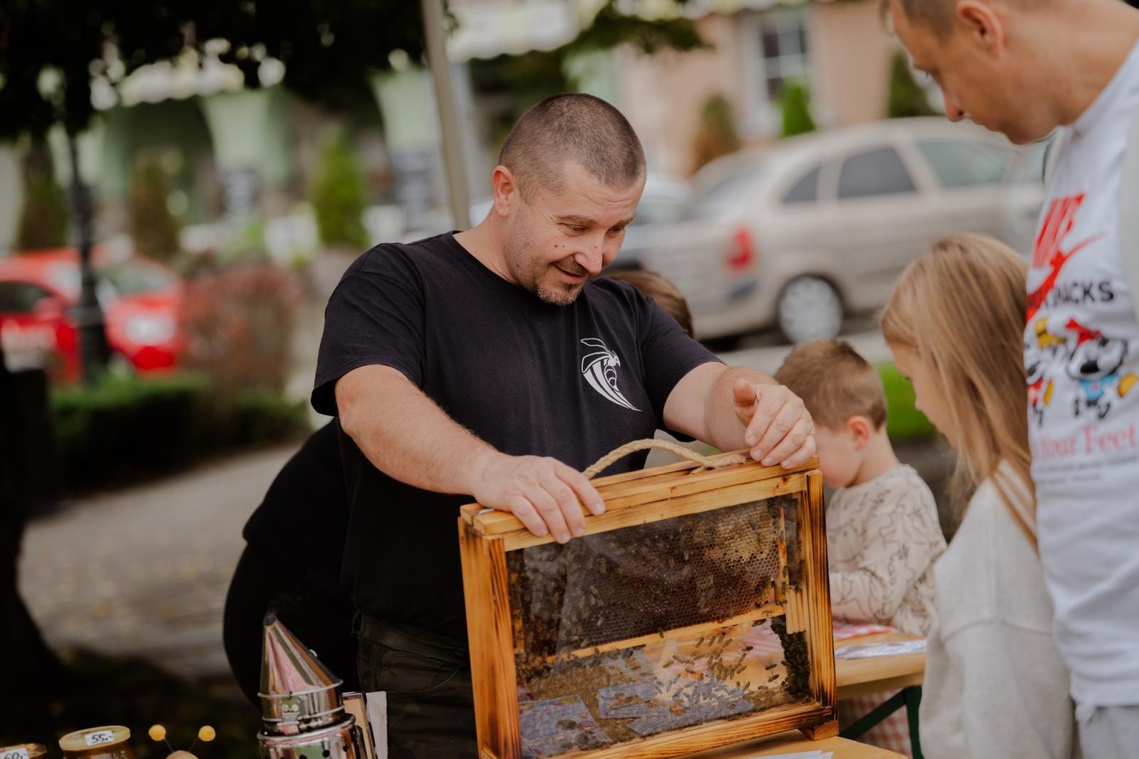 Zdjęcie w galerii na portalu naszwodzislaw.com: DzieJesie(ń) Festiwal w Wodzisławiu Śląskim. Święto jesieni pełne atrakcji [FOTO] wiadomości z regionu