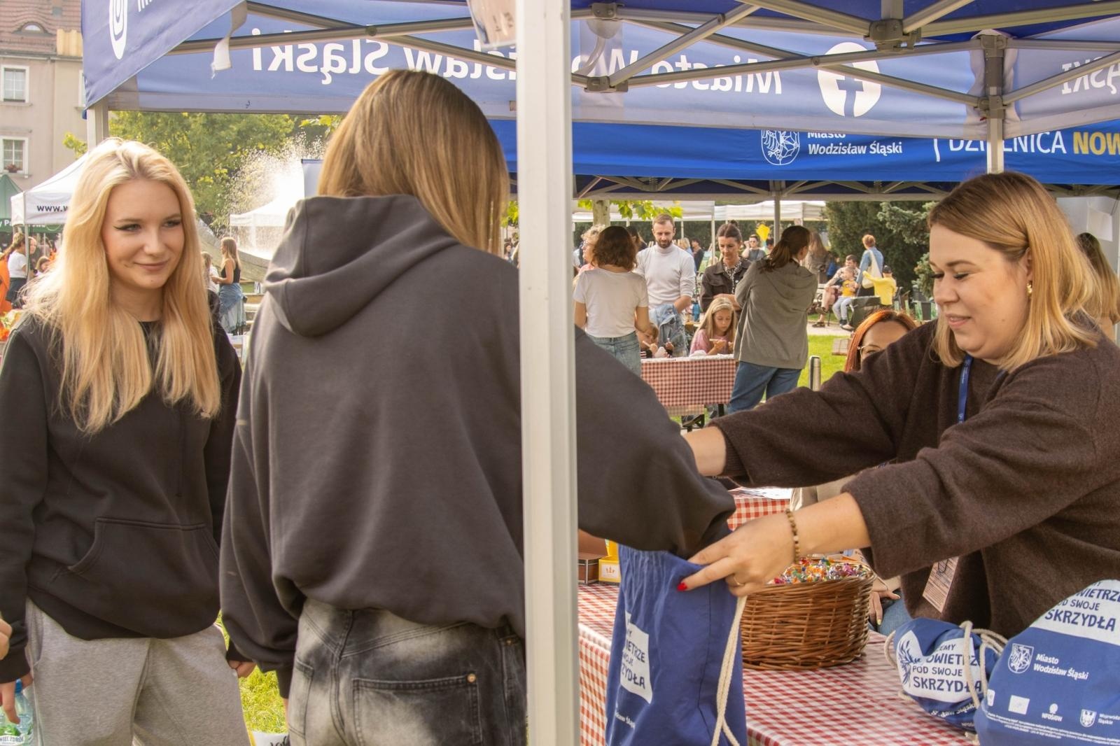 Zdjęcie w galerii na portalu naszwodzislaw.com: DzieJesie(ń) Festiwal w Wodzisławiu Śląskim. Święto jesieni pełne atrakcji [FOTO] wiadomości z regionu