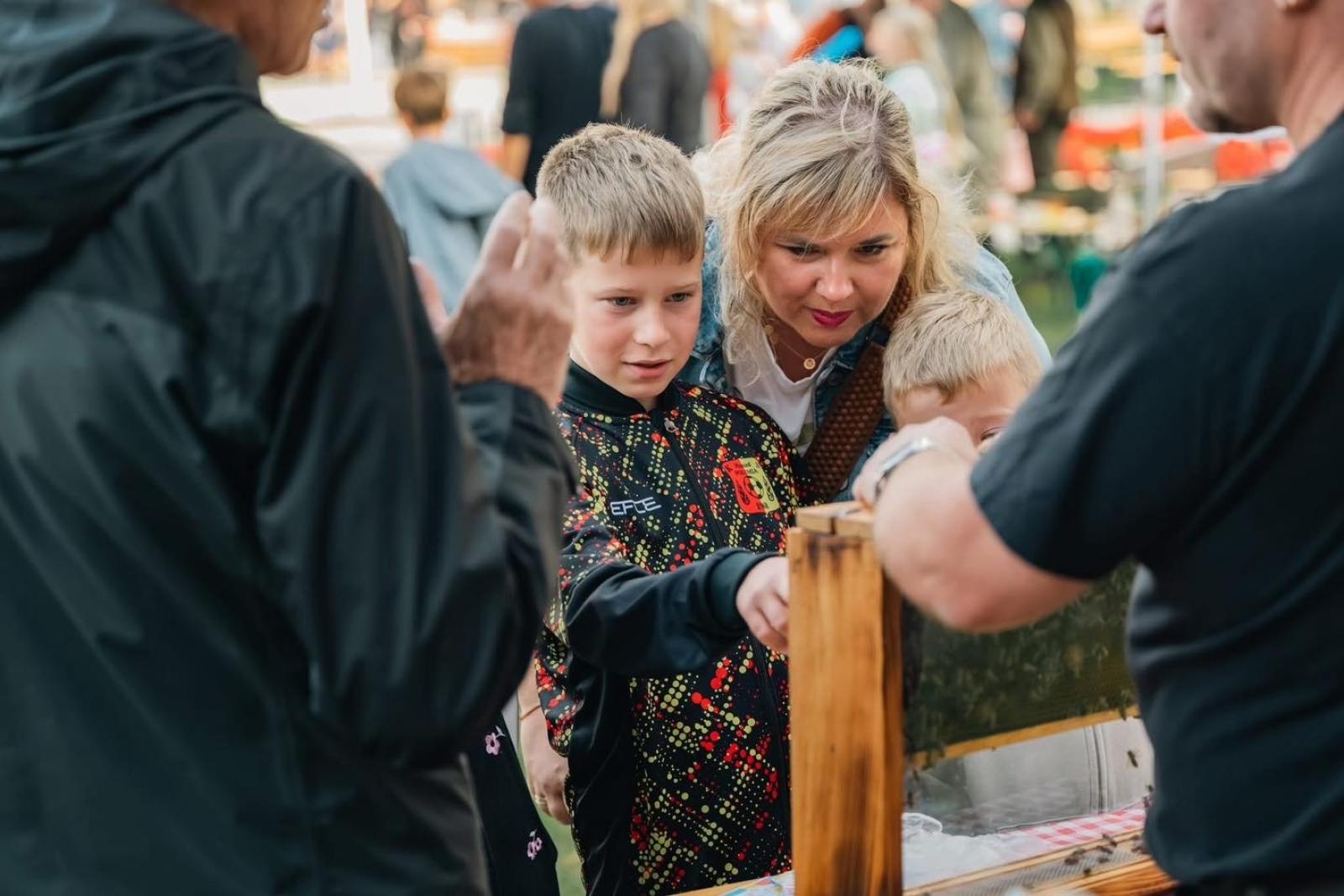 Zdjęcie w galerii na portalu naszwodzislaw.com: DzieJesie(ń) Festiwal w Wodzisławiu Śląskim. Święto jesieni pełne atrakcji [FOTO] wiadomości z regionu