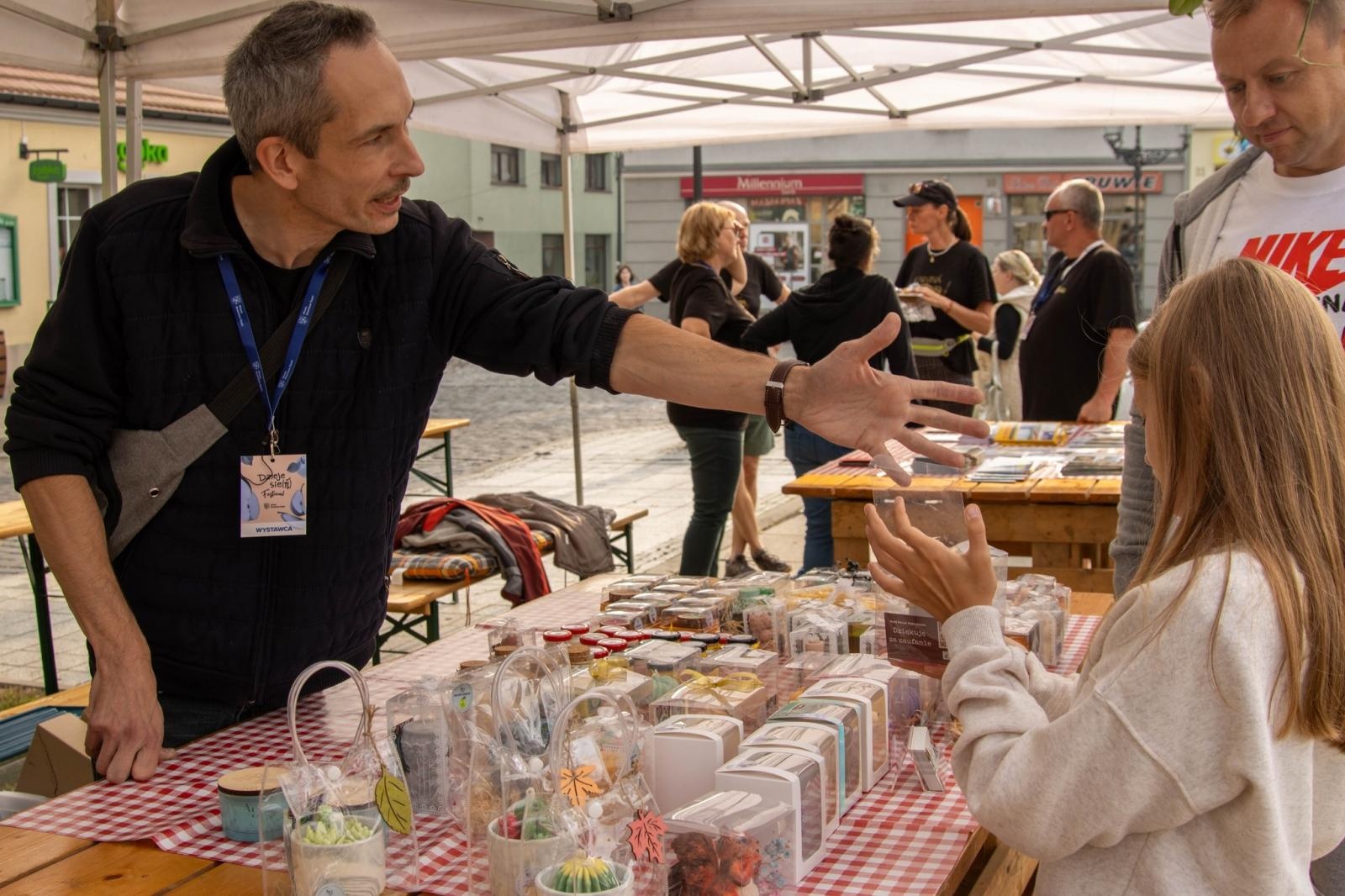 Zdjęcie w galerii na portalu naszwodzislaw.com: DzieJesie(ń) Festiwal w Wodzisławiu Śląskim. Święto jesieni pełne atrakcji [FOTO] wiadomości z regionu