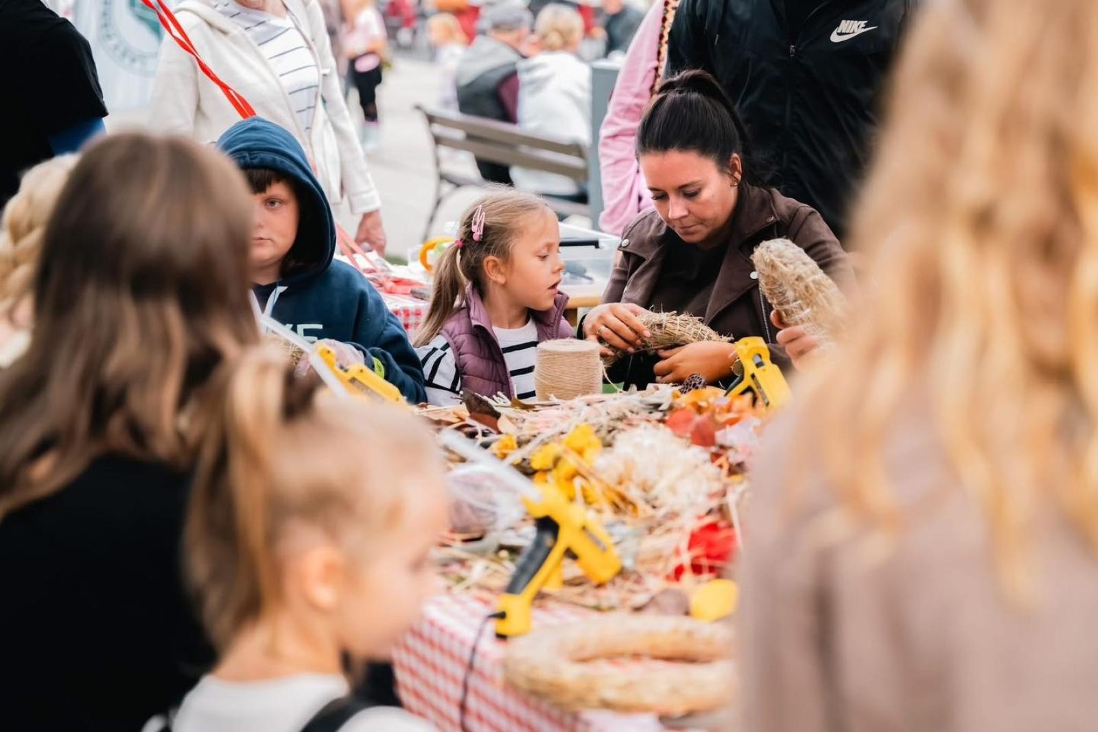 Zdjęcie w galerii na portalu naszwodzislaw.com: DzieJesie(ń) Festiwal w Wodzisławiu Śląskim. Święto jesieni pełne atrakcji [FOTO] wiadomości z regionu