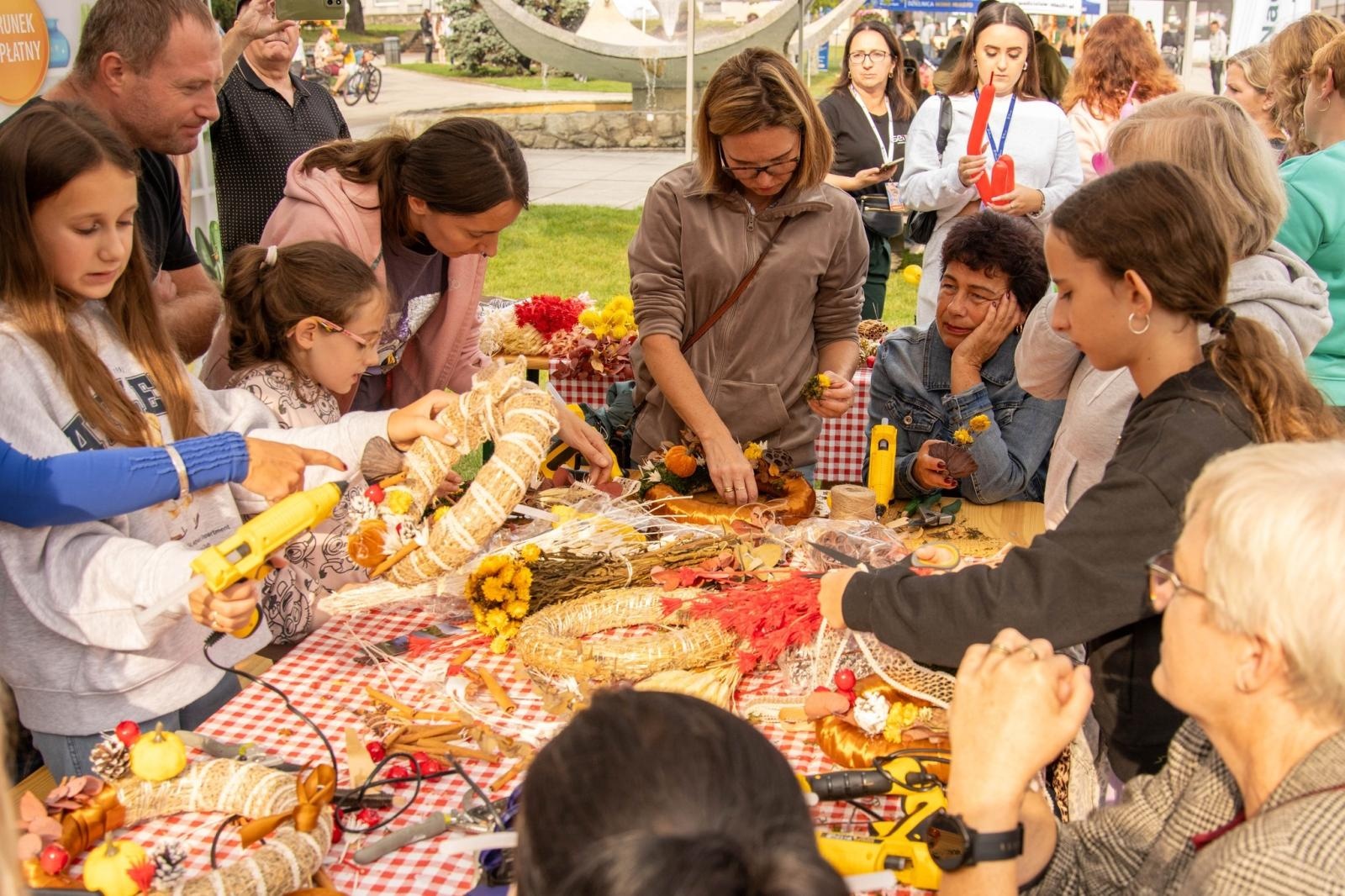 Zdjęcie w galerii na portalu naszwodzislaw.com: DzieJesie(ń) Festiwal w Wodzisławiu Śląskim. Święto jesieni pełne atrakcji [FOTO] wiadomości z regionu