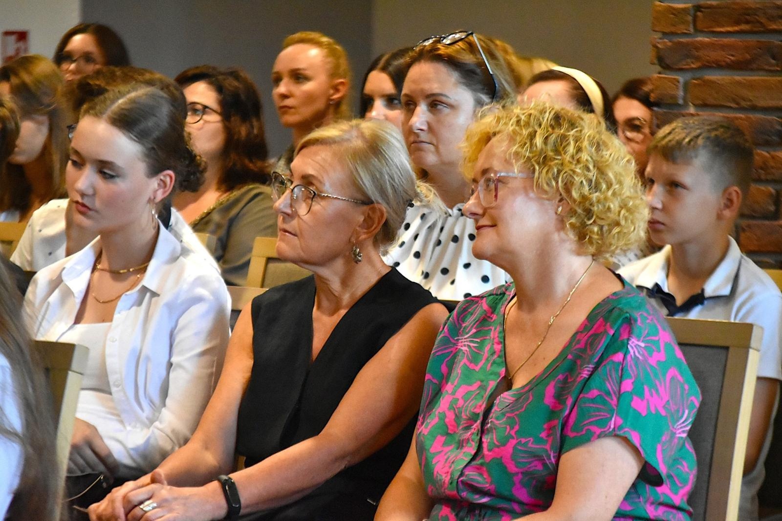 Zdjęcie w galerii na portalu naszwodzislaw.com: Poznajcie najlepszych uczniów i młodych sportowców gminy Godów wiadomości z regionu