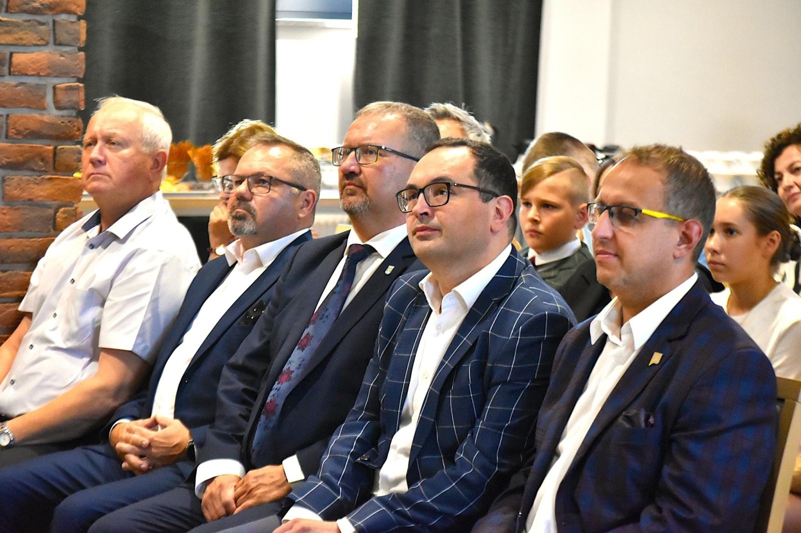 Zdjęcie w galerii na portalu naszwodzislaw.com: Poznajcie najlepszych uczniów i młodych sportowców gminy Godów wiadomości z regionu