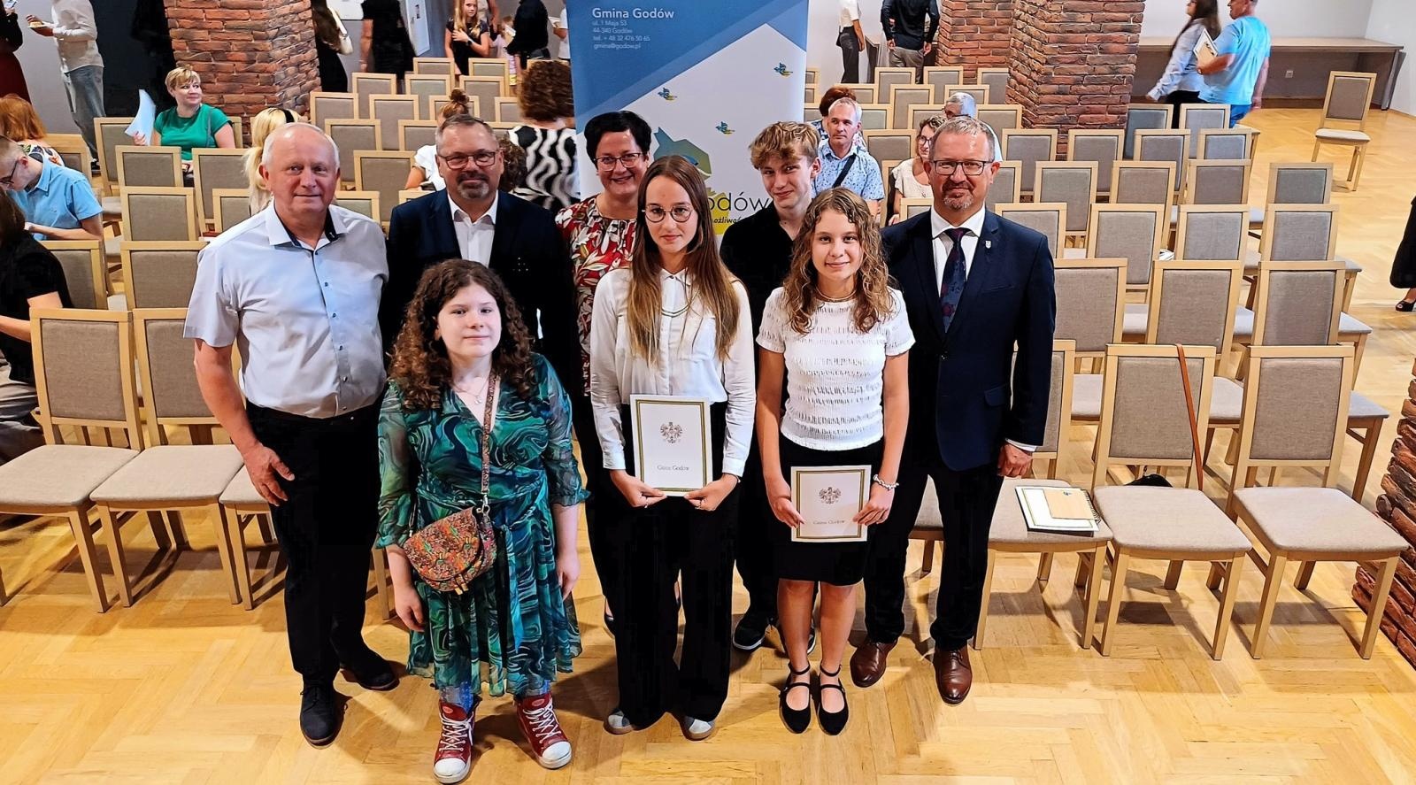 Zdjęcie w galerii na portalu naszwodzislaw.com: Poznajcie najlepszych uczniów i młodych sportowców gminy Godów wiadomości z regionu