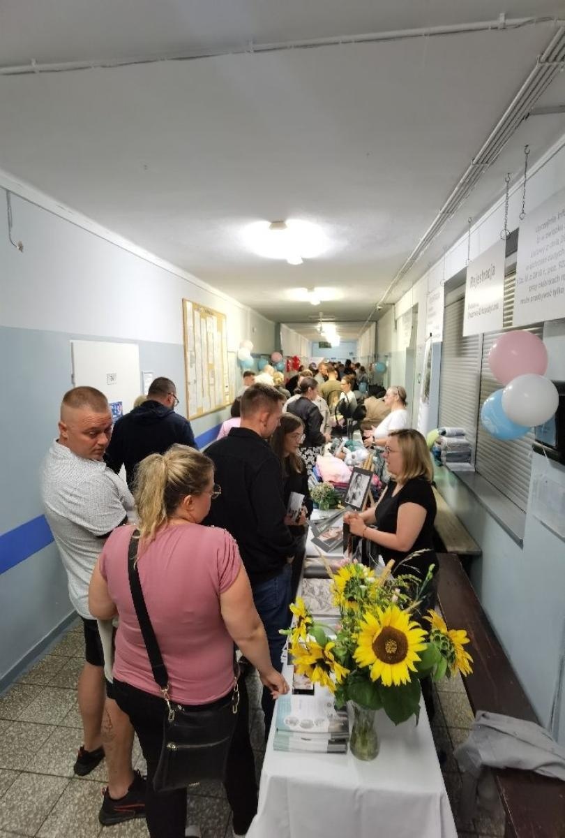Zdjęcie w galerii na portalu naszwodzislaw.com: Tłumy na Dniu Otwartym Wodzisławskiej Porodówki [FOTO] wiadomości z regionu
