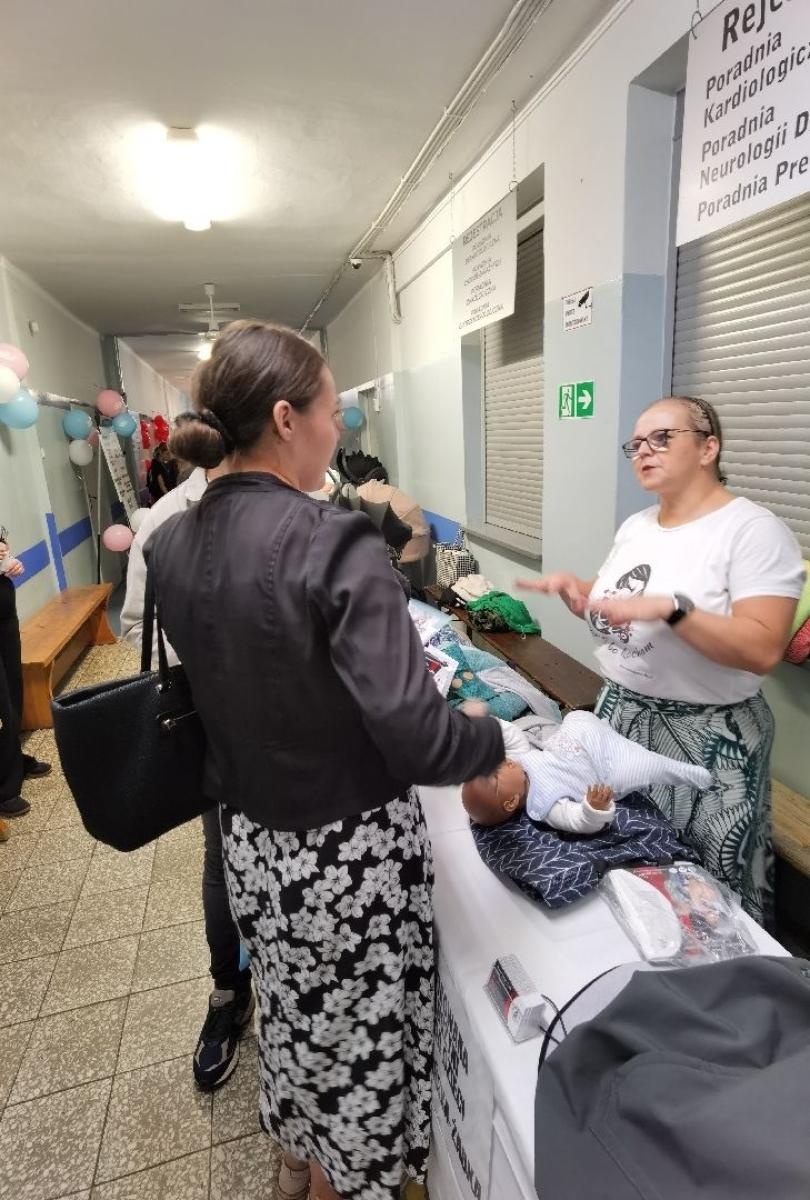 Zdjęcie w galerii na portalu naszwodzislaw.com: Tłumy na Dniu Otwartym Wodzisławskiej Porodówki [FOTO] wiadomości z regionu