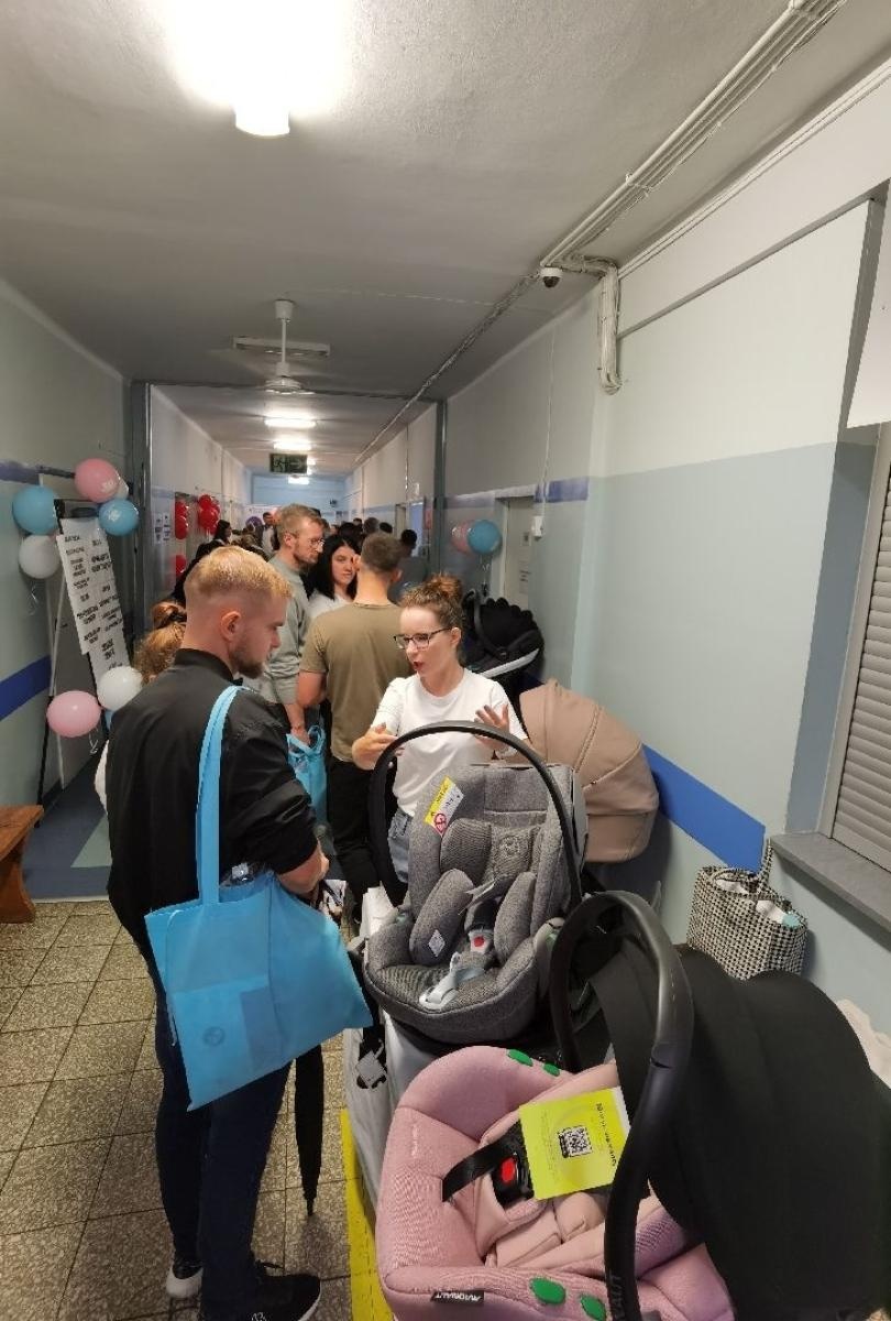 Zdjęcie w galerii na portalu naszwodzislaw.com: Tłumy na Dniu Otwartym Wodzisławskiej Porodówki [FOTO] wiadomości z regionu