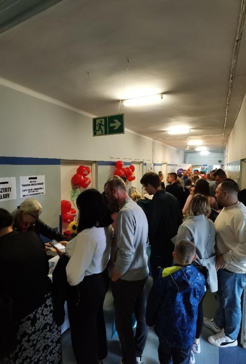 Zdjęcie w galerii na portalu naszwodzislaw.com: Tłumy na Dniu Otwartym Wodzisławskiej Porodówki [FOTO] wiadomości z regionu