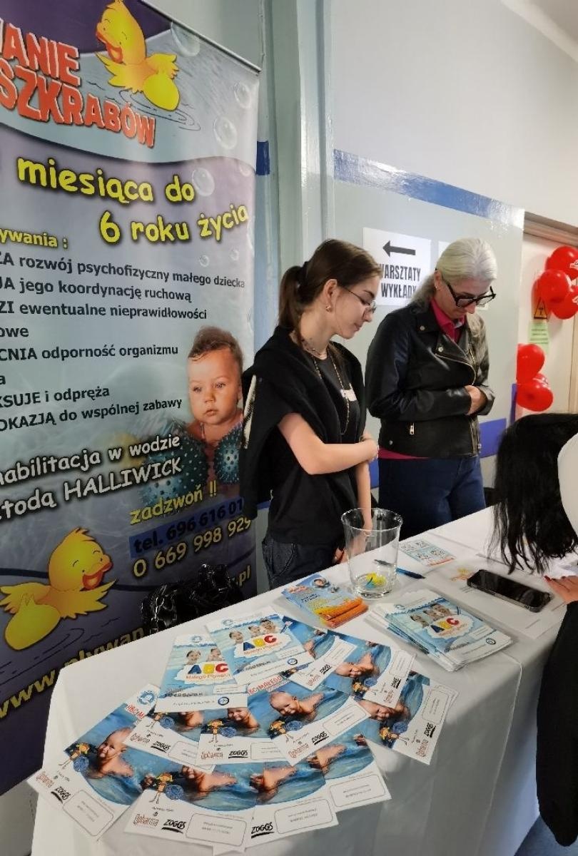 Zdjęcie w galerii na portalu naszwodzislaw.com: Tłumy na Dniu Otwartym Wodzisławskiej Porodówki [FOTO] wiadomości z regionu