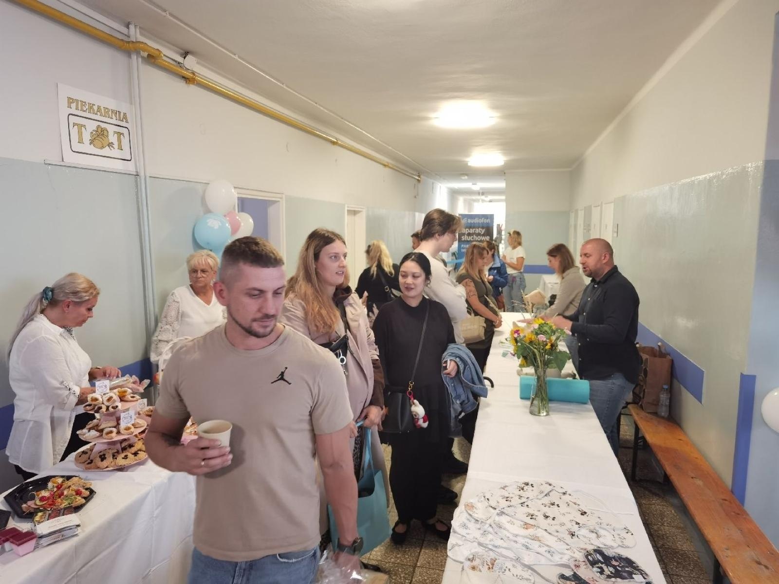 Zdjęcie w galerii na portalu naszwodzislaw.com: Tłumy na Dniu Otwartym Wodzisławskiej Porodówki [FOTO] wiadomości z regionu