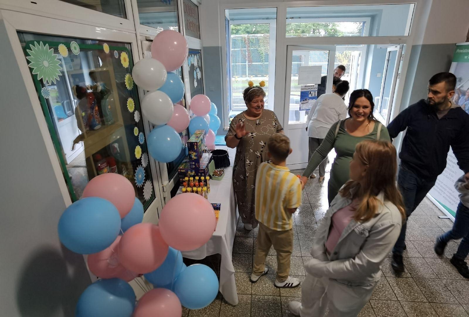 Zdjęcie w galerii na portalu naszwodzislaw.com: Tłumy na Dniu Otwartym Wodzisławskiej Porodówki [FOTO] wiadomości z regionu