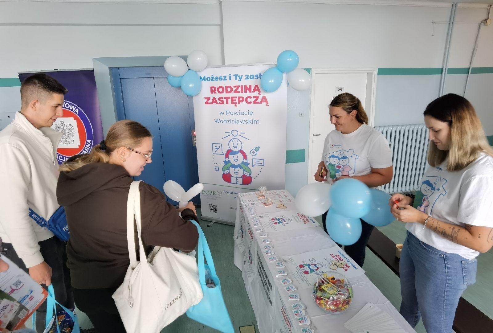 Zdjęcie w galerii na portalu naszwodzislaw.com: Tłumy na Dniu Otwartym Wodzisławskiej Porodówki [FOTO] wiadomości z regionu