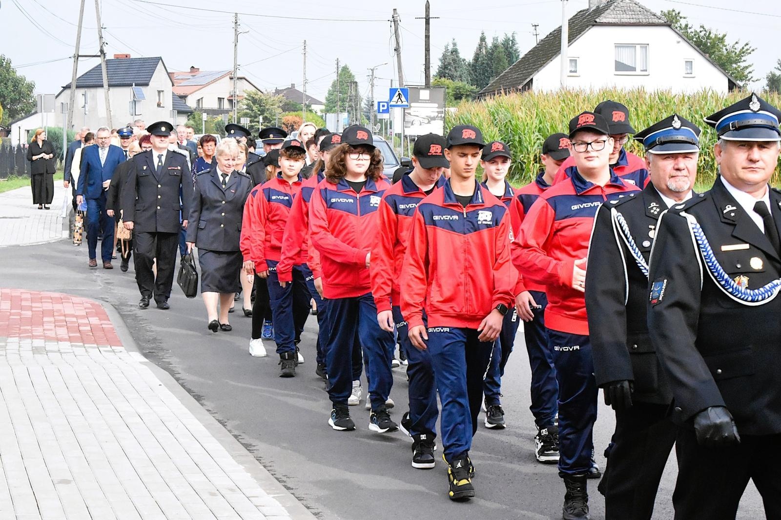 Zdjęcie w galerii na portalu naszwodzislaw.com: Jubileusz 120-lecia OSP Gołkowice. Jednostka ma nowy sztandar [FOTO] wiadomości z regionu