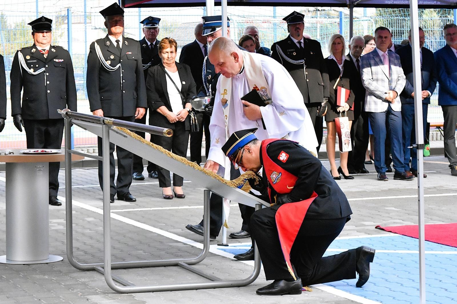 Zdjęcie w galerii na portalu naszwodzislaw.com: Jubileusz 120-lecia OSP Gołkowice. Jednostka ma nowy sztandar [FOTO] wiadomości z regionu