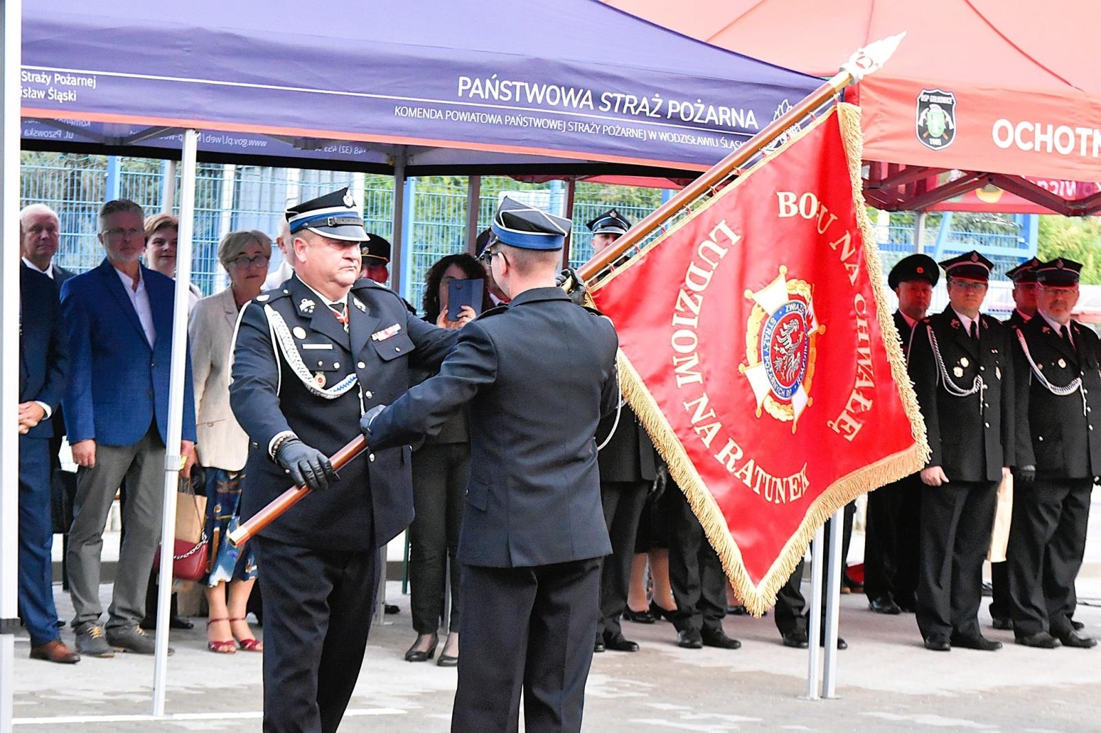 Zdjęcie w galerii na portalu naszwodzislaw.com: Jubileusz 120-lecia OSP Gołkowice. Jednostka ma nowy sztandar [FOTO] wiadomości z regionu
