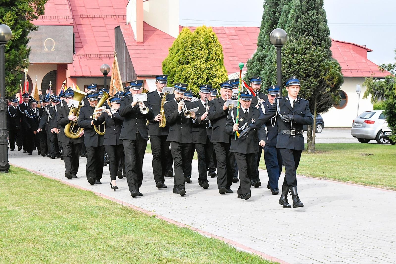 Zdjęcie w galerii na portalu naszwodzislaw.com: Jubileusz 120-lecia OSP Gołkowice. Jednostka ma nowy sztandar [FOTO] wiadomości z regionu