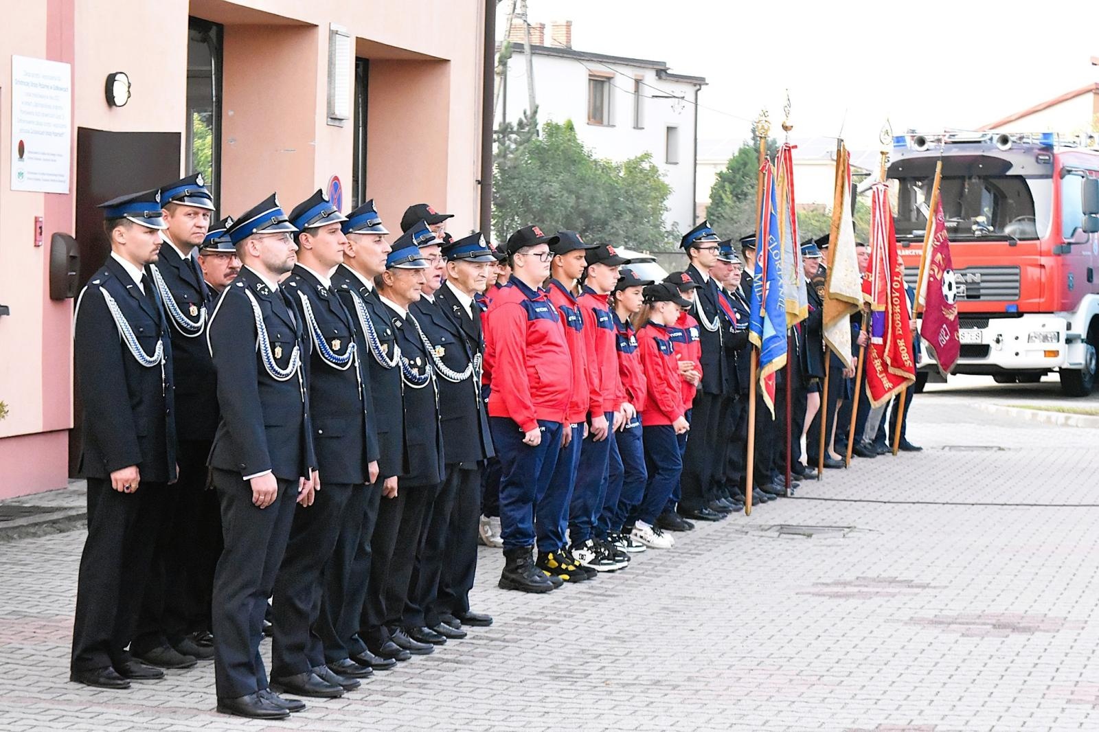 Zdjęcie w galerii na portalu naszwodzislaw.com: Jubileusz 120-lecia OSP Gołkowice. Jednostka ma nowy sztandar [FOTO] wiadomości z regionu