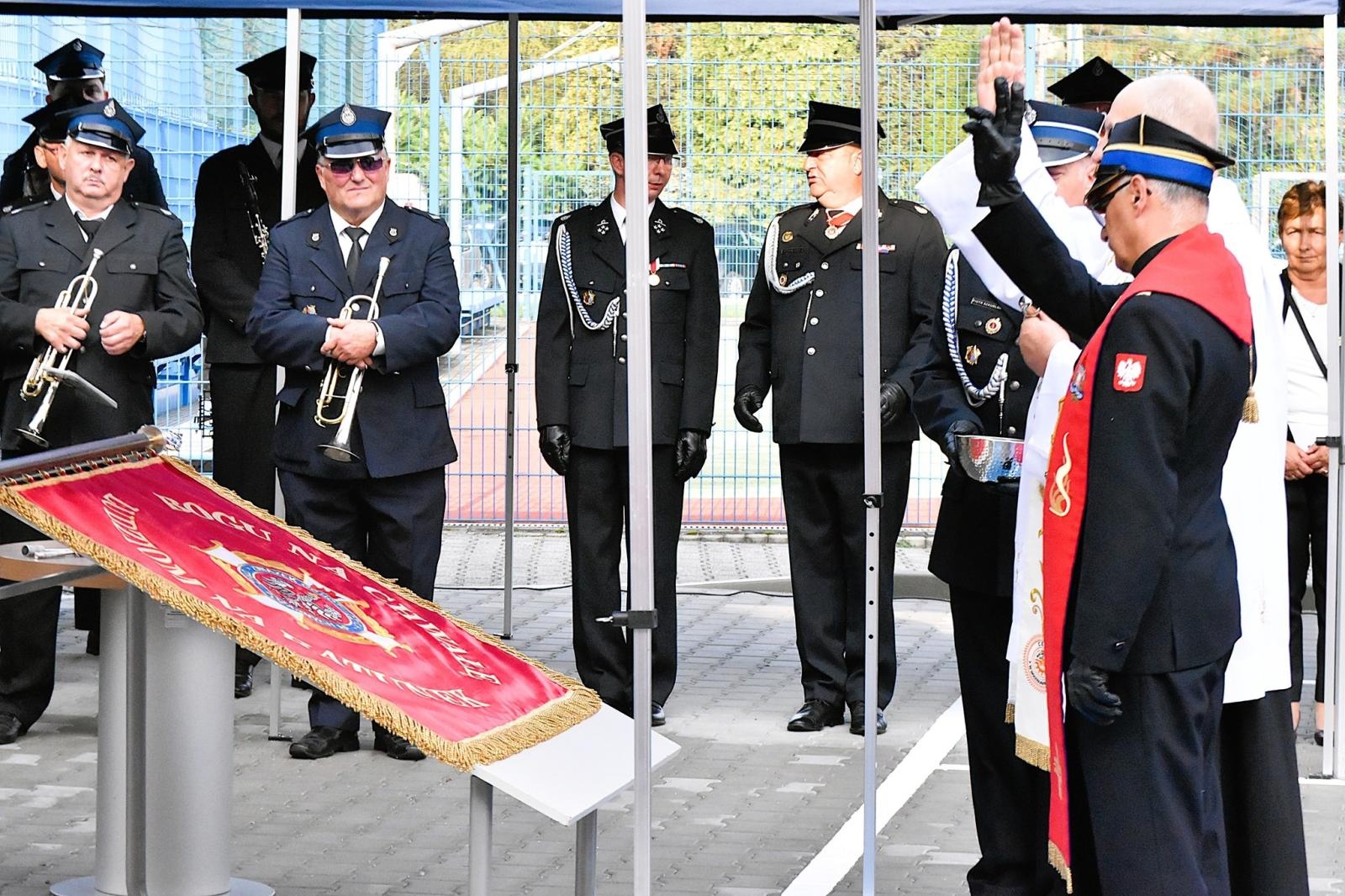 Zdjęcie w galerii na portalu naszwodzislaw.com: Jubileusz 120-lecia OSP Gołkowice. Jednostka ma nowy sztandar [FOTO] wiadomości z regionu