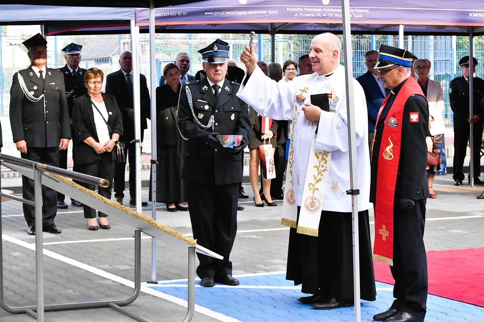 Zdjęcie w galerii na portalu naszwodzislaw.com: Jubileusz 120-lecia OSP Gołkowice. Jednostka ma nowy sztandar [FOTO] wiadomości z regionu