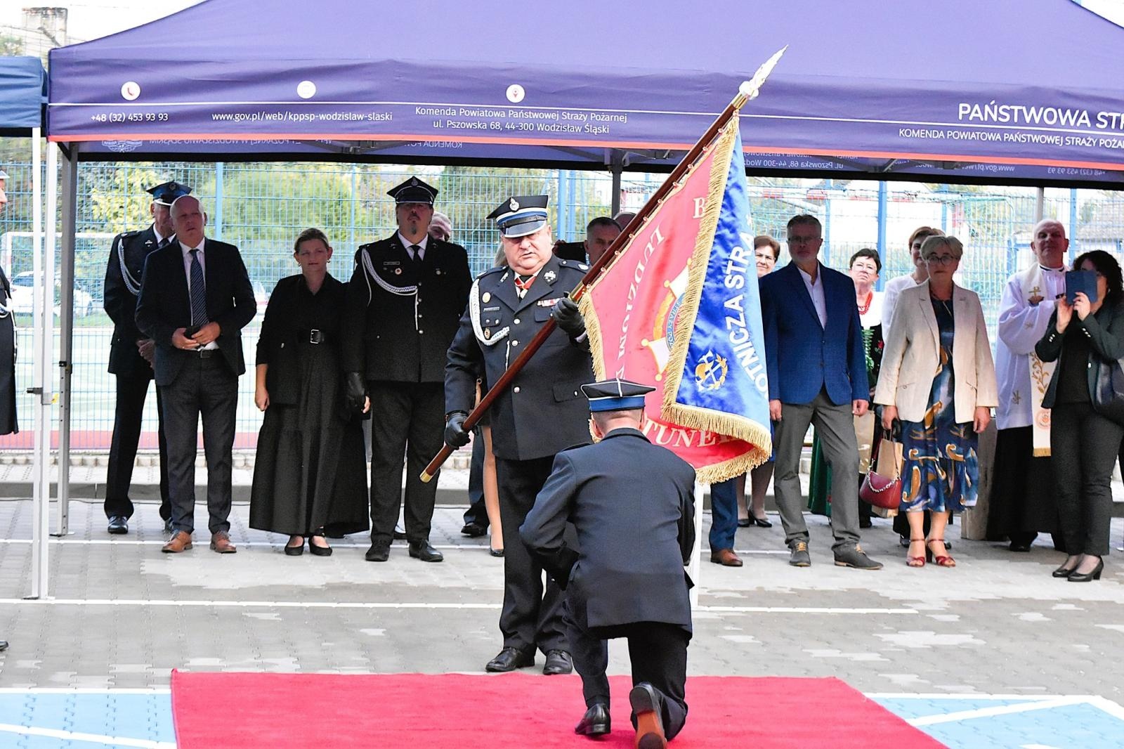 Zdjęcie w galerii na portalu naszwodzislaw.com: Jubileusz 120-lecia OSP Gołkowice. Jednostka ma nowy sztandar [FOTO] wiadomości z regionu
