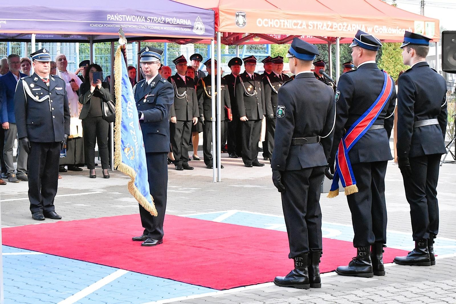 Zdjęcie w galerii na portalu naszwodzislaw.com: Jubileusz 120-lecia OSP Gołkowice. Jednostka ma nowy sztandar [FOTO] wiadomości z regionu