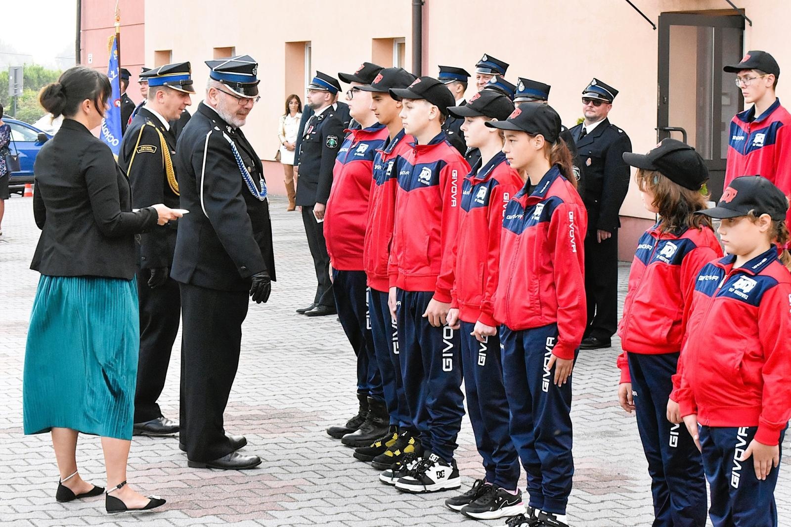 Zdjęcie w galerii na portalu naszwodzislaw.com: Jubileusz 120-lecia OSP Gołkowice. Jednostka ma nowy sztandar [FOTO] wiadomości z regionu