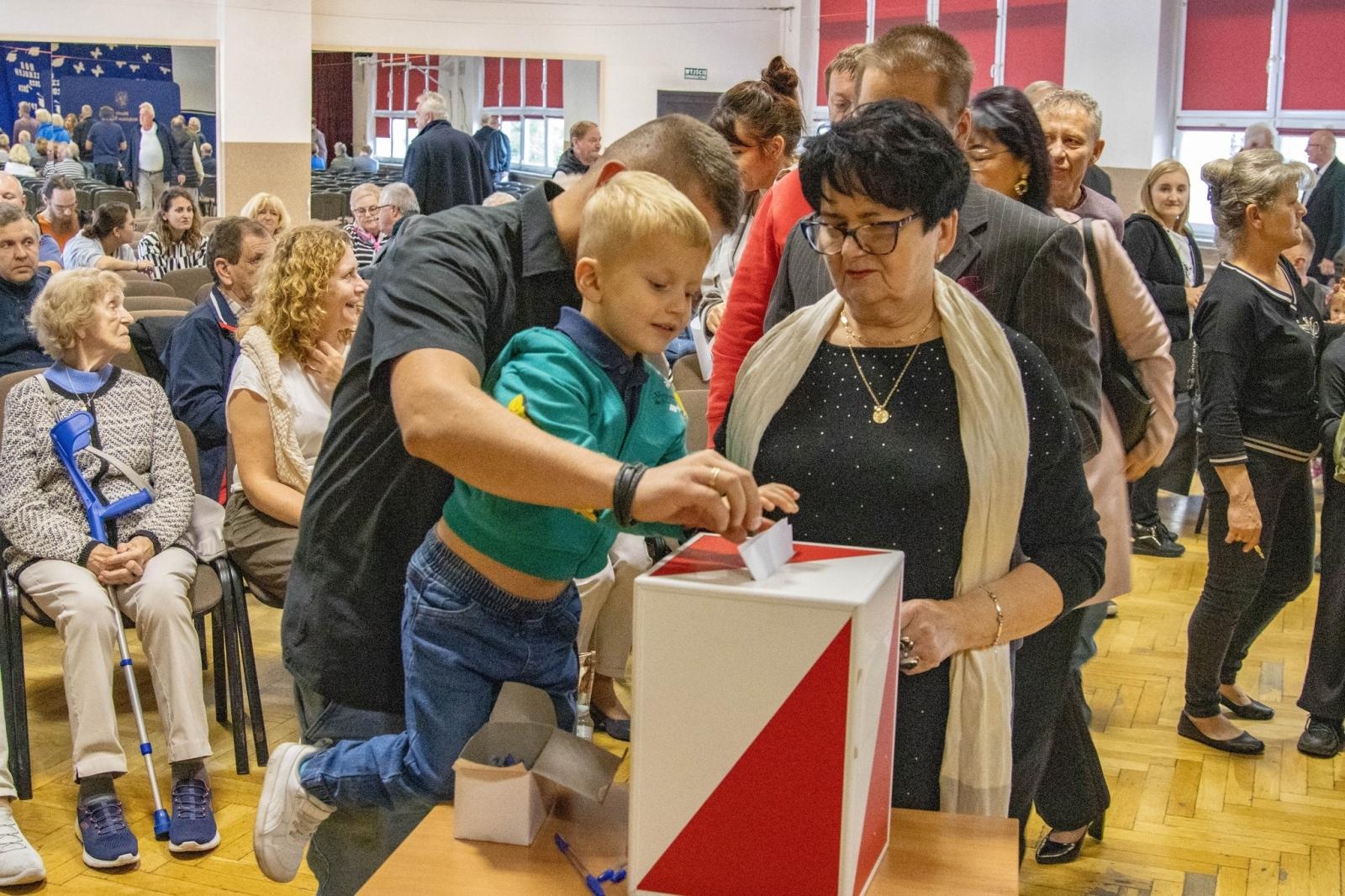 Zdjęcie w galerii na portalu naszwodzislaw.com: Wybory do Rady Dzielnicy. Stare Miasto zdecydowało [FOTO] wiadomości z regionu