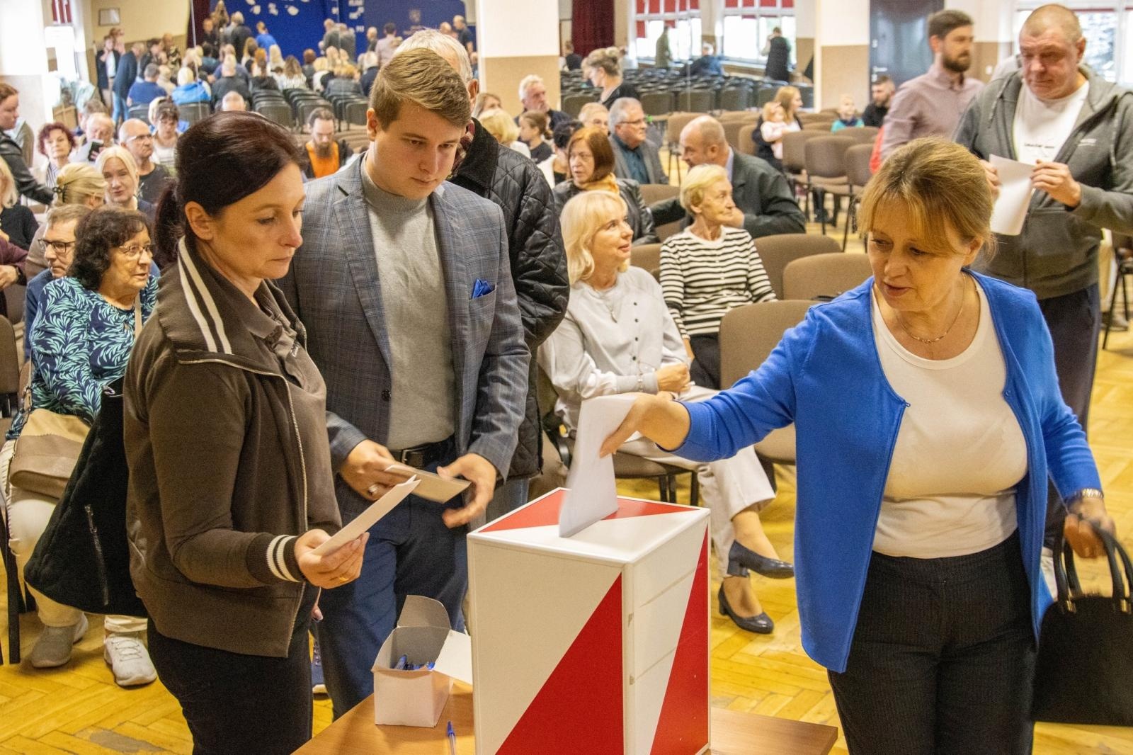 Zdjęcie w galerii na portalu naszwodzislaw.com: Wybory do Rady Dzielnicy. Stare Miasto zdecydowało [FOTO] wiadomości z regionu