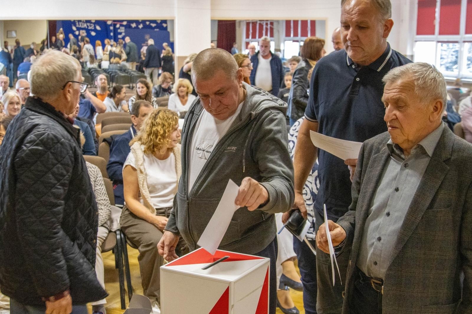 Zdjęcie w galerii na portalu naszwodzislaw.com: Wybory do Rady Dzielnicy. Stare Miasto zdecydowało [FOTO] wiadomości z regionu