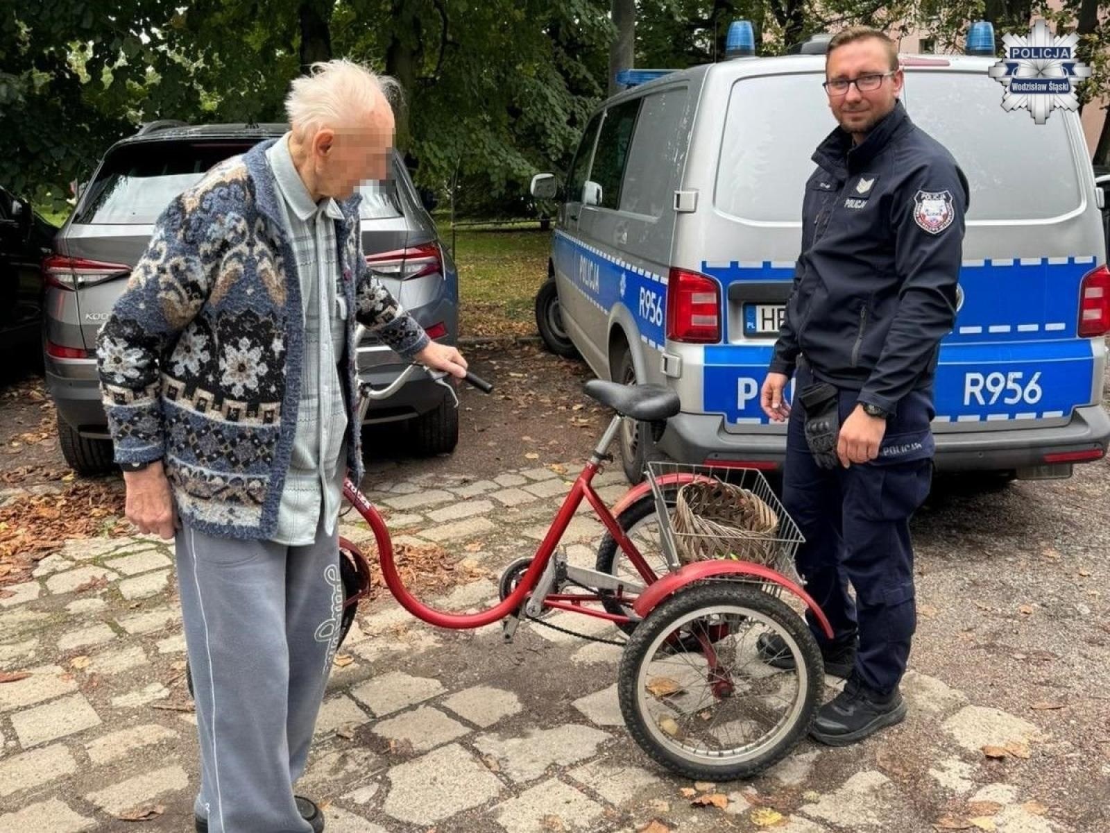 Zdjęcie w galerii na portalu naszwodzislaw.com: Wodzisławski policjant wspólnie z kolegą z rybnika zatrzymał sprawcę kradzieży roweru rehabilitacyjnego wiadomości z regionu