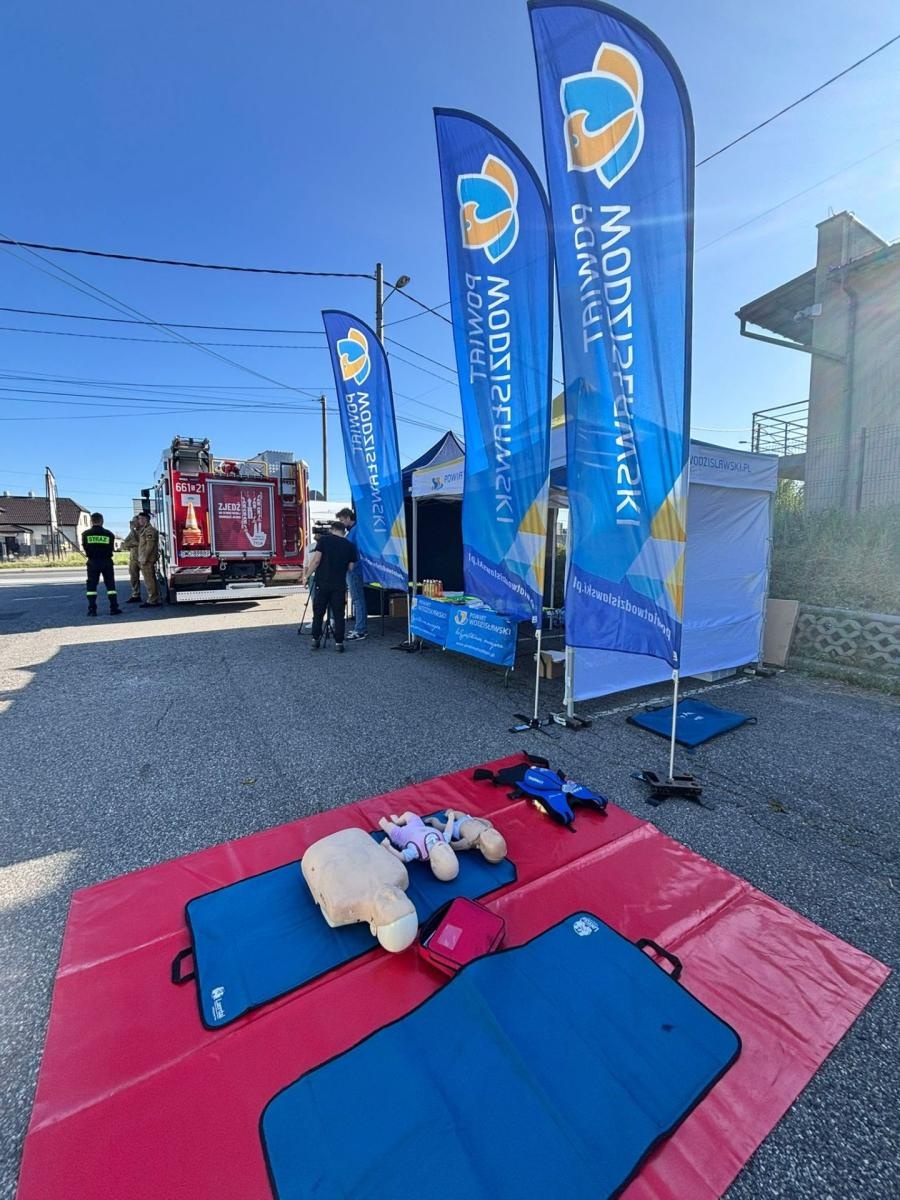 Zdjęcie w galerii na portalu naszwodzislaw.com: Zamiast karać uczyli pierwszej pomocy. Road Safety Days w Wodzisławiu Śląskim wiadomości z regionu