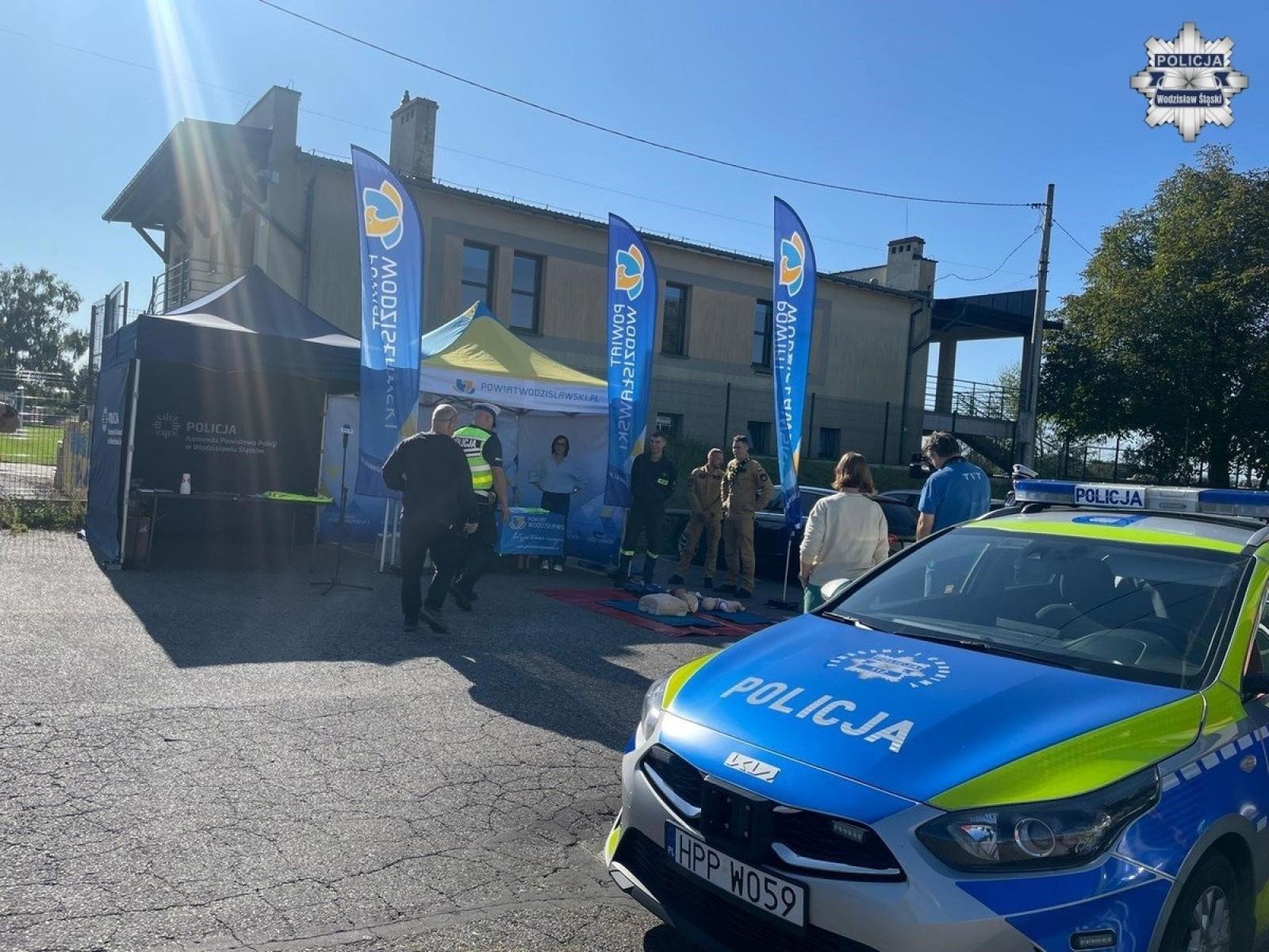 Zdjęcie w galerii na portalu naszwodzislaw.com: Zamiast karać uczyli pierwszej pomocy. Road Safety Days w Wodzisławiu Śląskim wiadomości z regionu