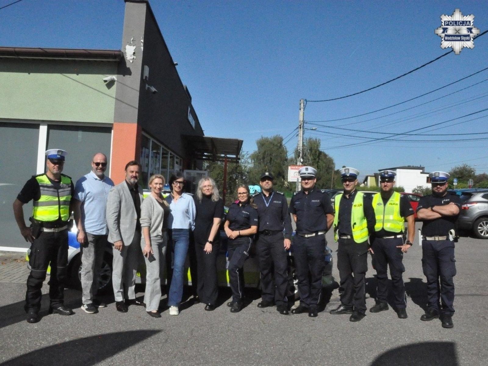 Zdjęcie w galerii na portalu naszwodzislaw.com: Zamiast karać uczyli pierwszej pomocy. Road Safety Days w Wodzisławiu Śląskim wiadomości z regionu