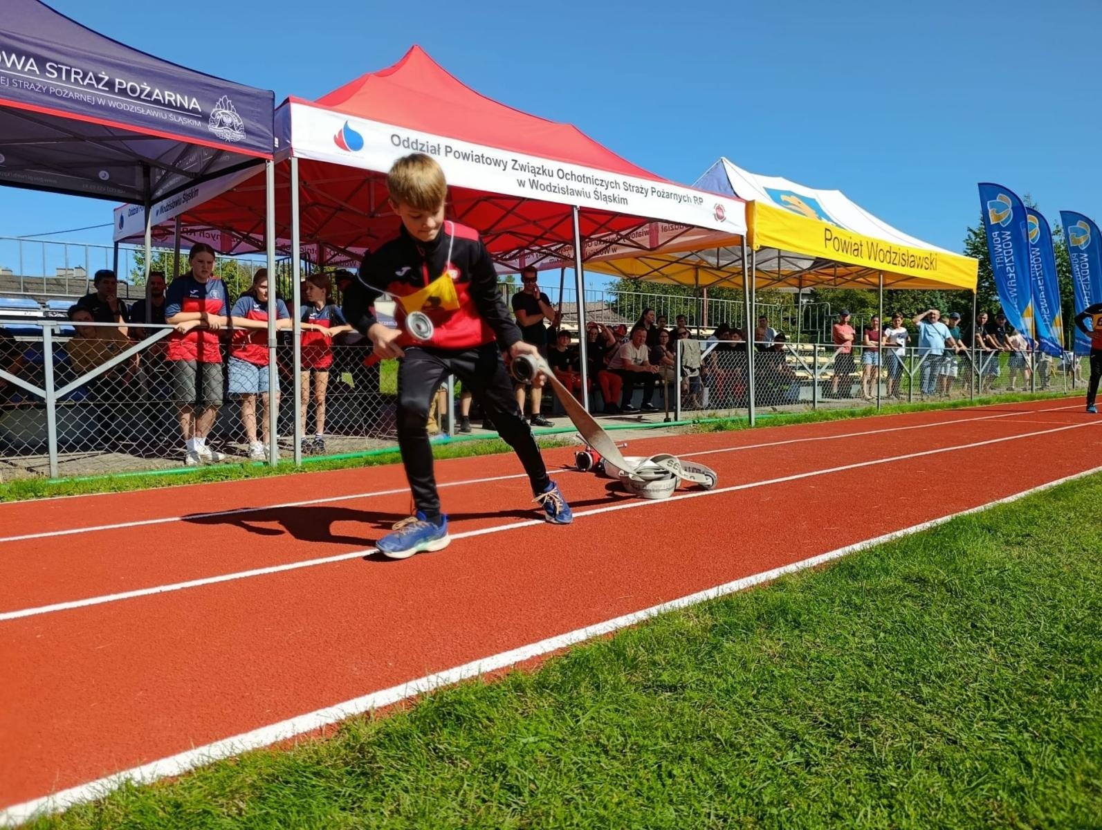 Zdjęcie w galerii na portalu naszwodzislaw.com: Strażacy z całego powiatu rywalizowali w Godowie. Znamy zwycięzców [FOTO] wiadomości z regionu