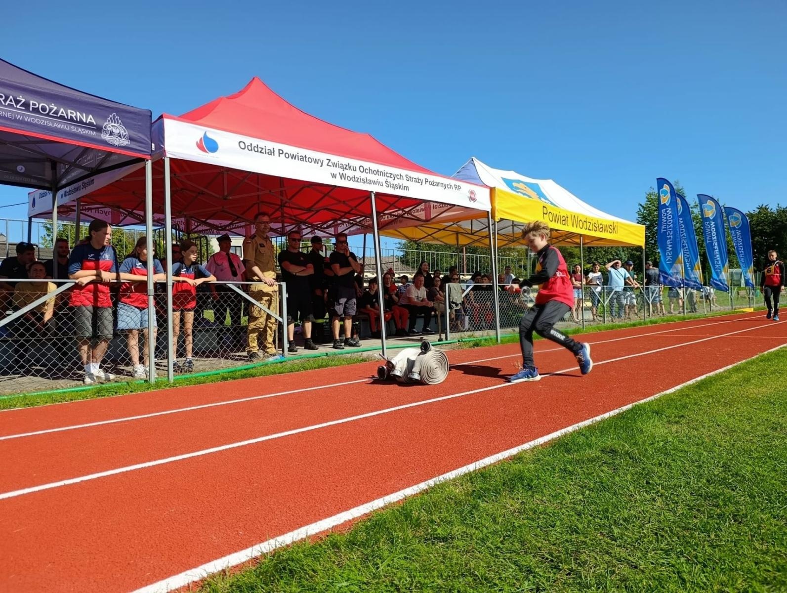 Zdjęcie w galerii na portalu naszwodzislaw.com: Strażacy z całego powiatu rywalizowali w Godowie. Znamy zwycięzców [FOTO] wiadomości z regionu